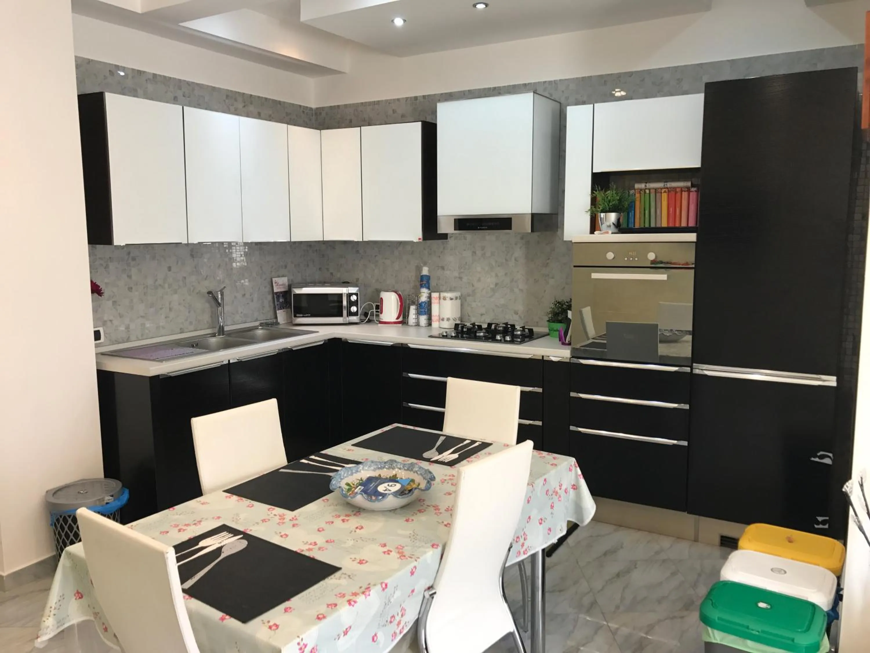 Dining area in Supera Napoli Apartment