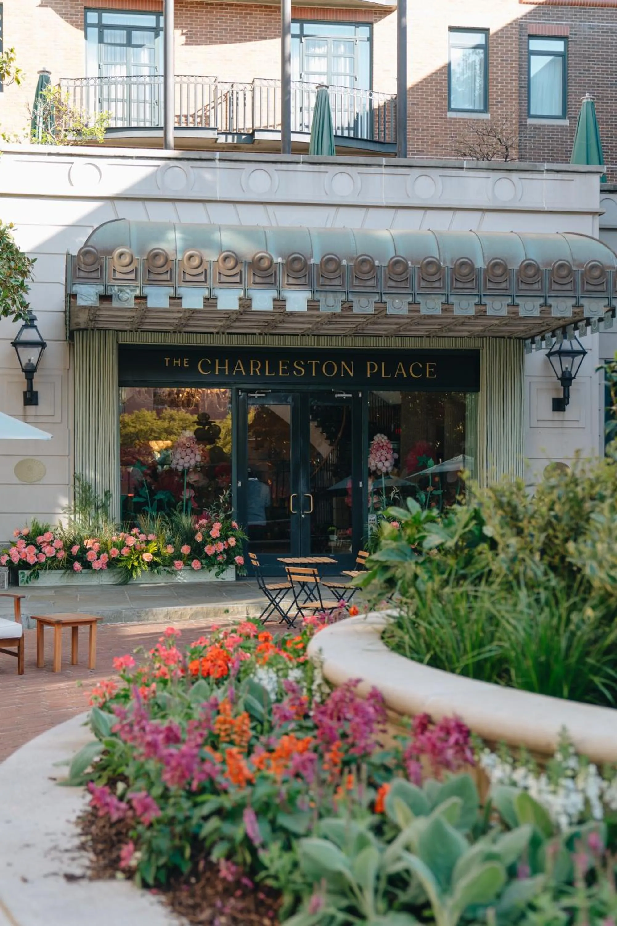 Facade/entrance in The Charleston Place