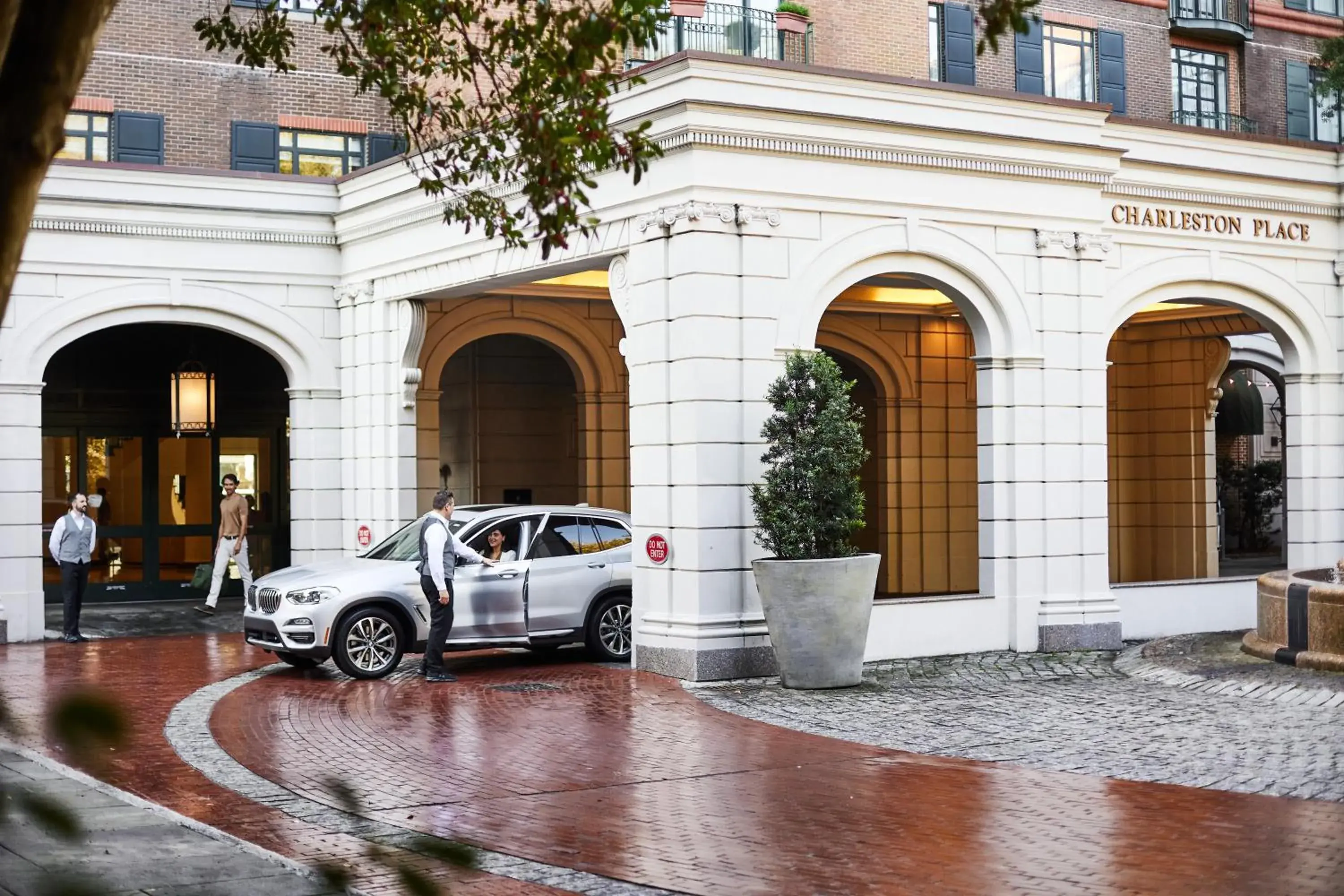 Facade/entrance in The Charleston Place Facade/entrance in The Charleston Place