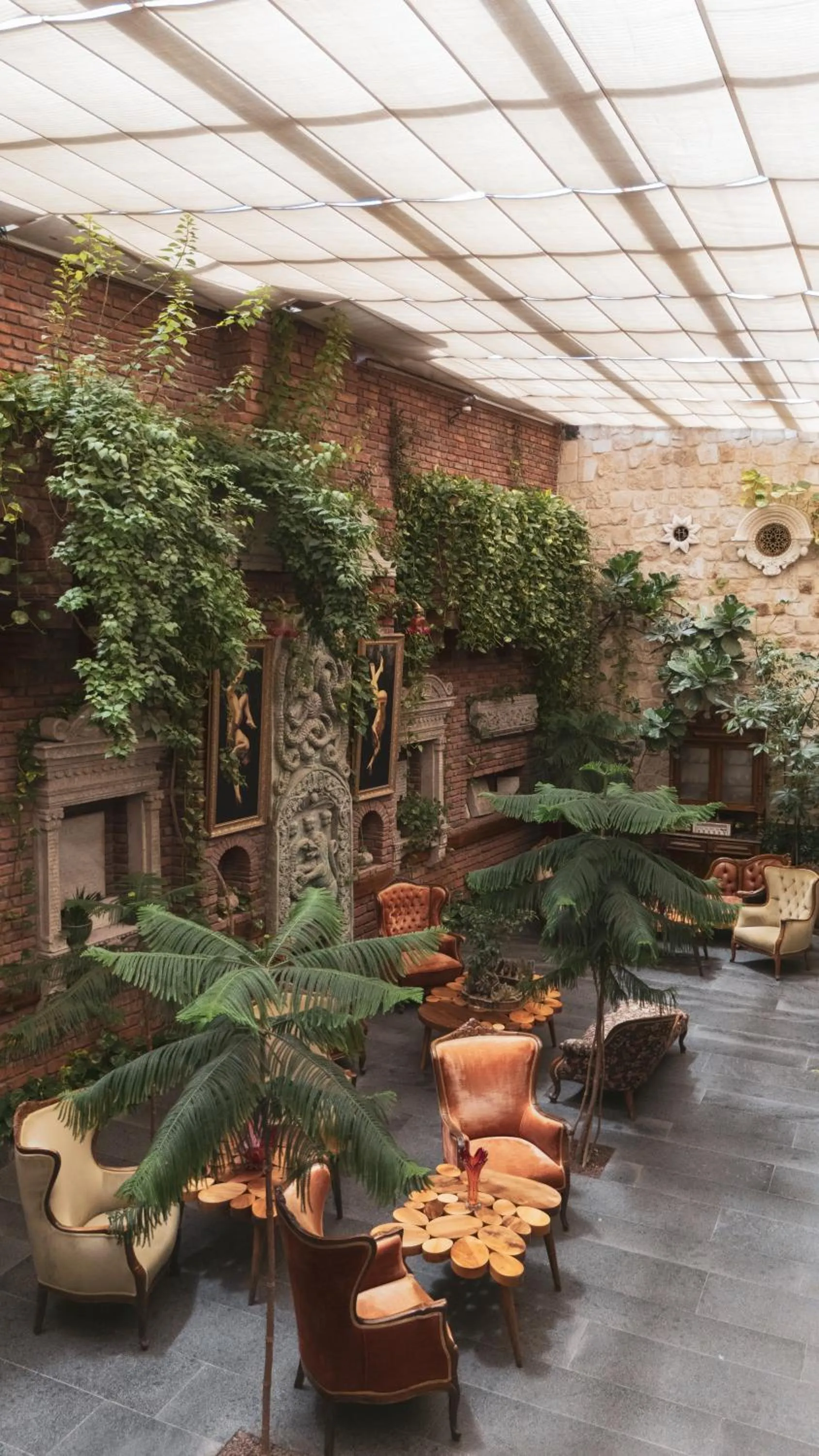 Restaurant/places to eat in Sacred House