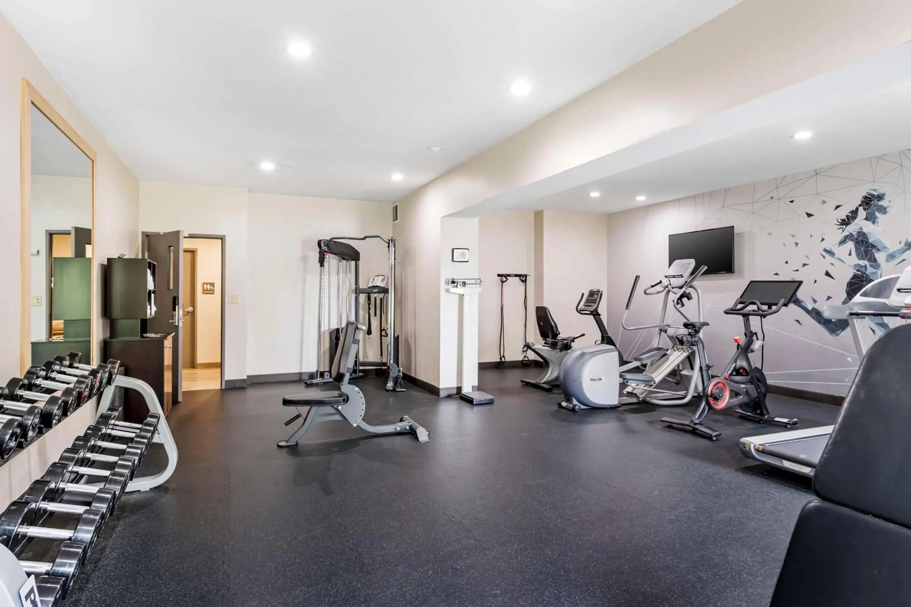 Fitness centre/facilities in Best Western Plus Bourbonnais Hotel & Suites Fitness centre/facilities in Best Western Plus Bourbonnais Hotel & Suites