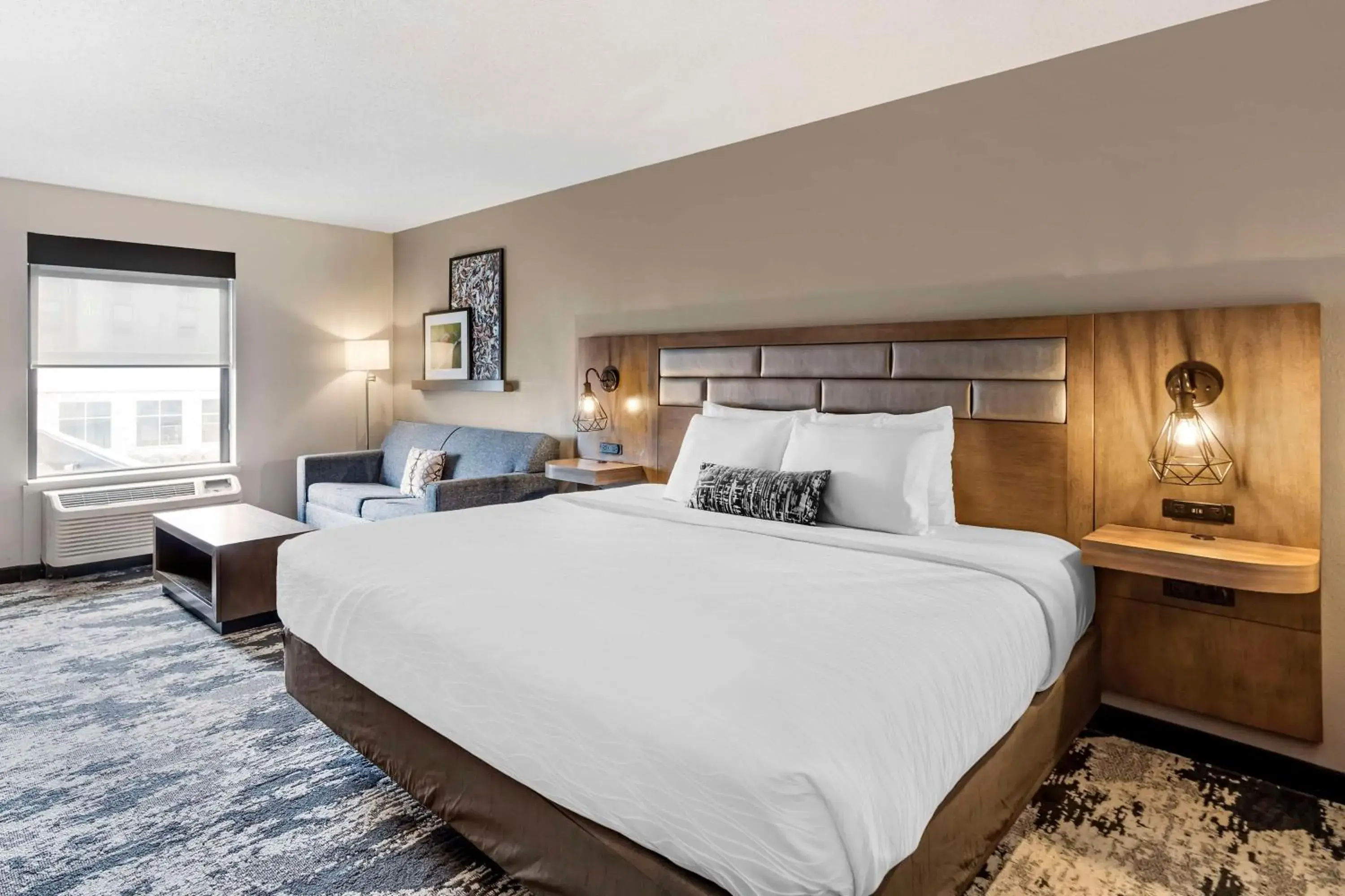Bedroom, Bed in Best Western Plus Bourbonnais Hotel & Suites Bedroom, Bed in Best Western Plus Bourbonnais Hotel & Suites