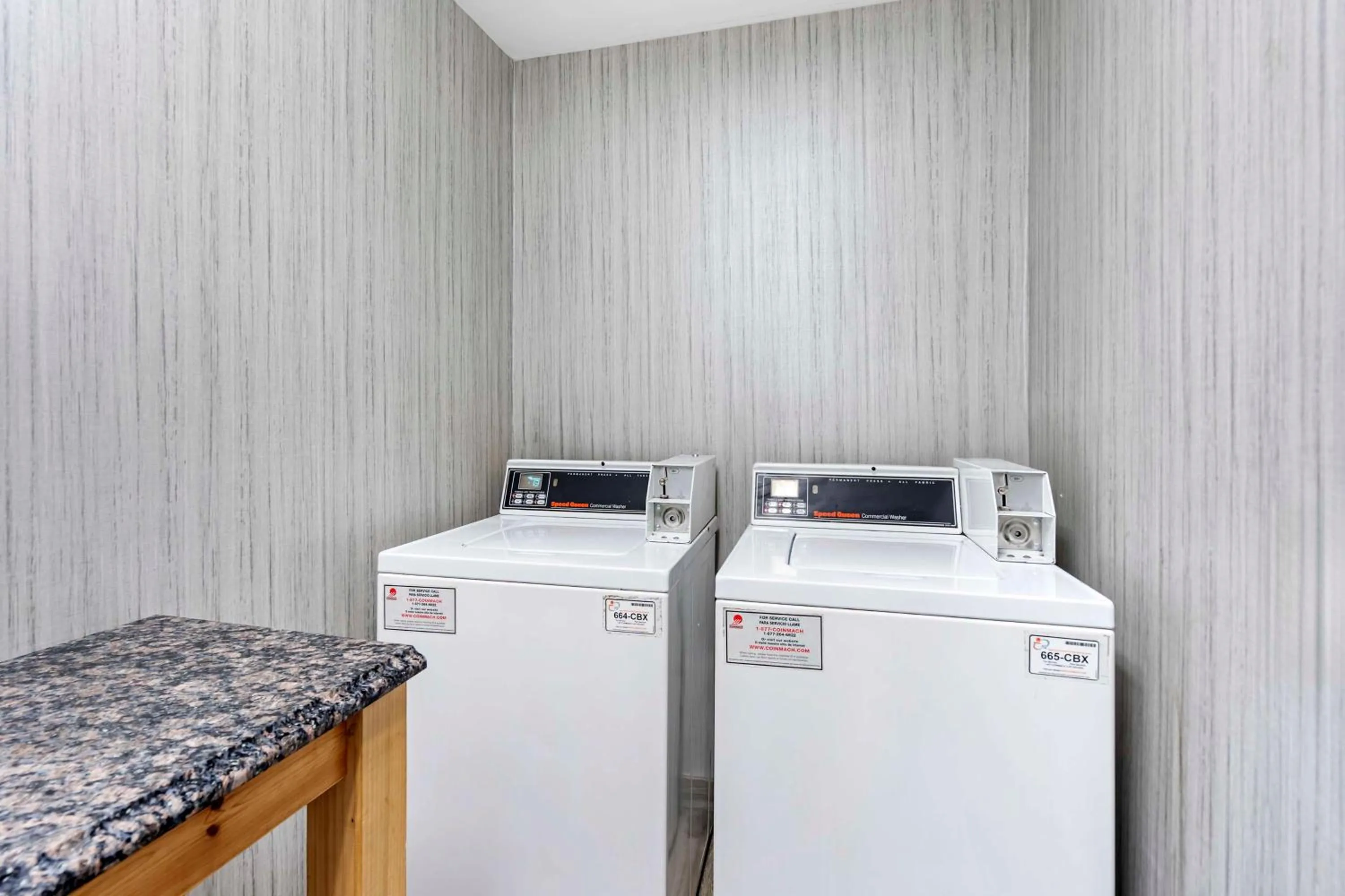 laundry in Best Western Plus Bourbonnais Hotel & Suites