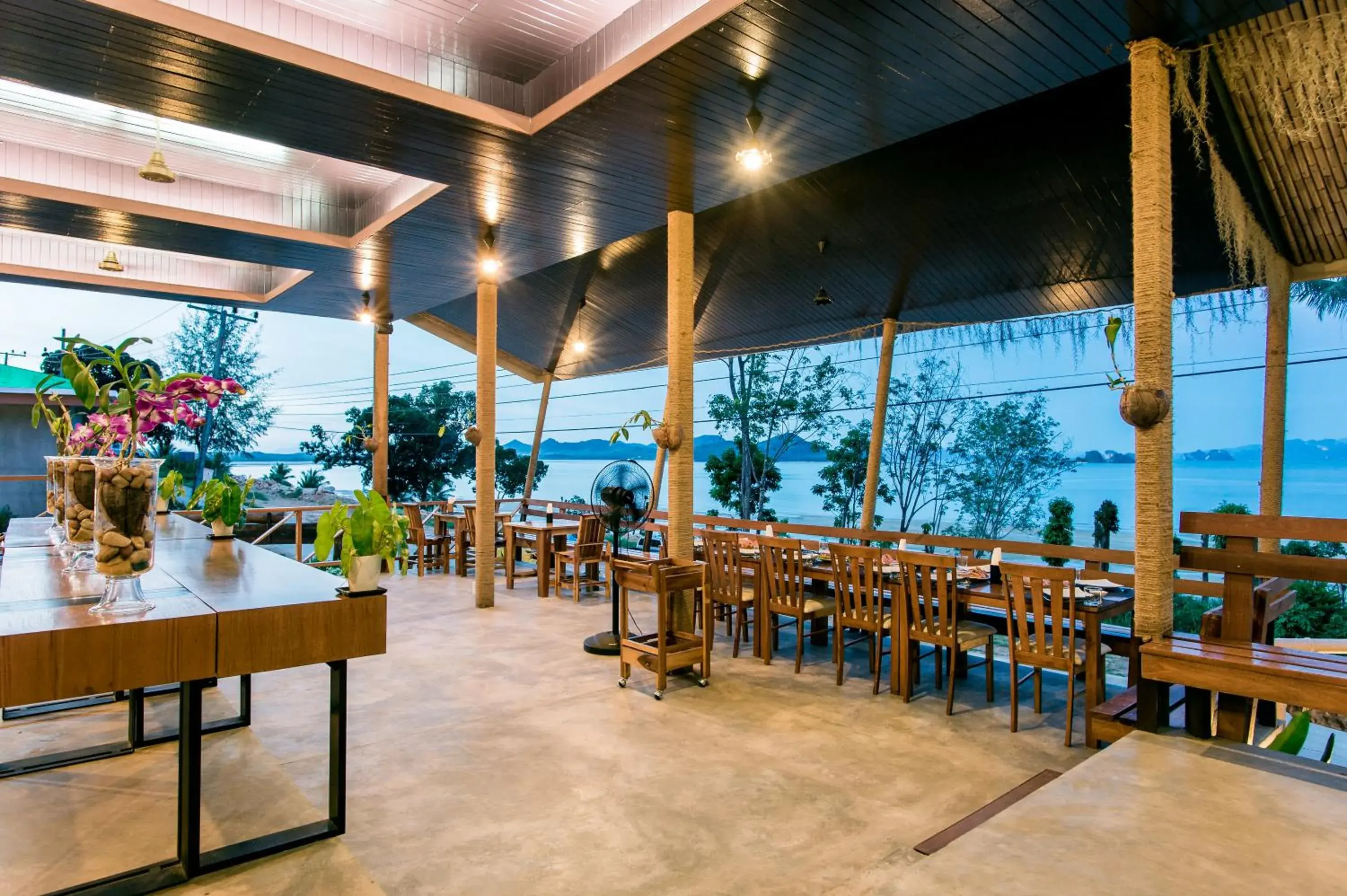 Restaurant/places to eat in Koh Yao Yai Hillside Resort Restaurant/places to eat in Koh Yao Yai Hillside Resort