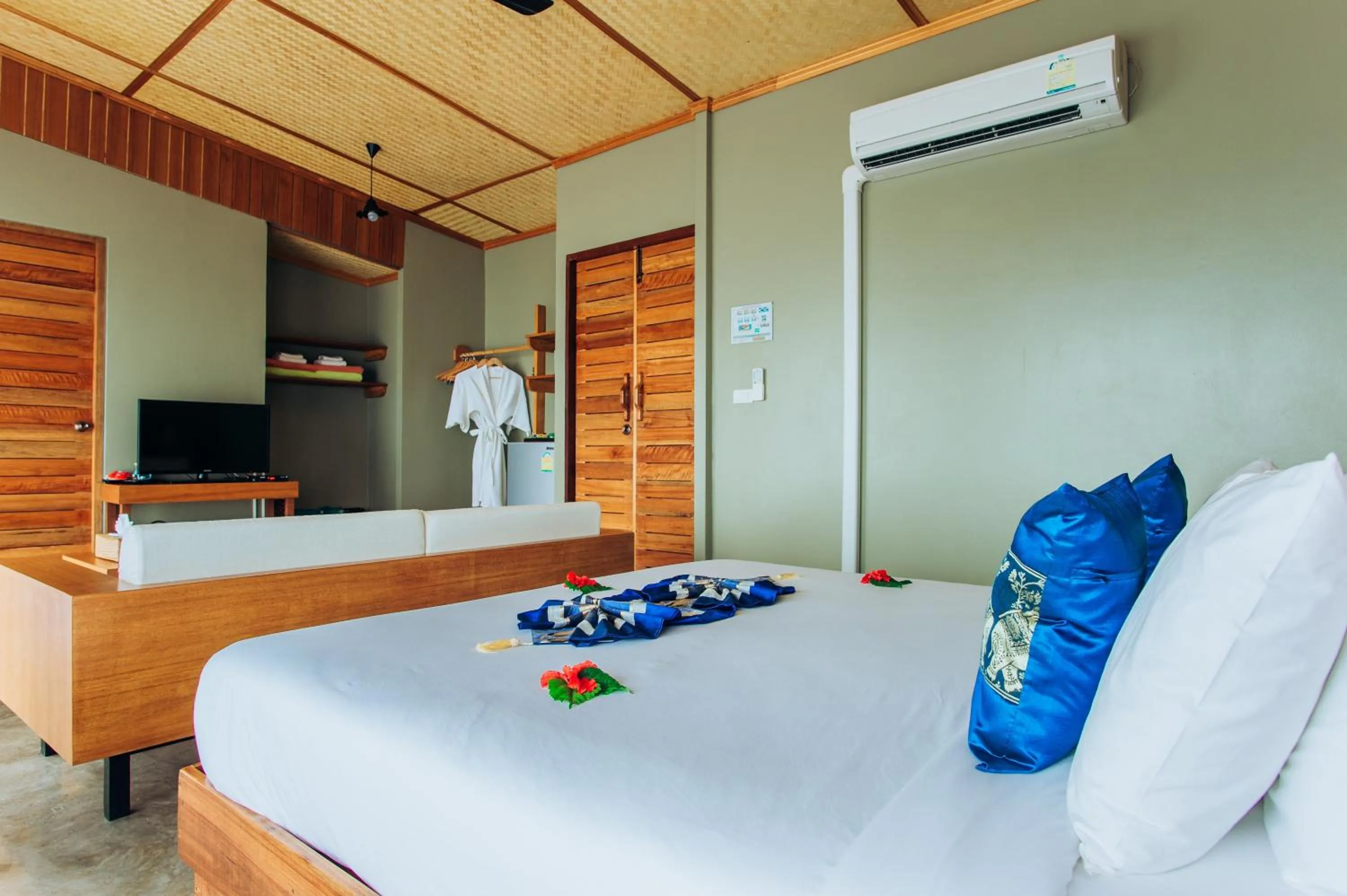 Bedroom, Bed in Koh Yao Yai Hillside Resort