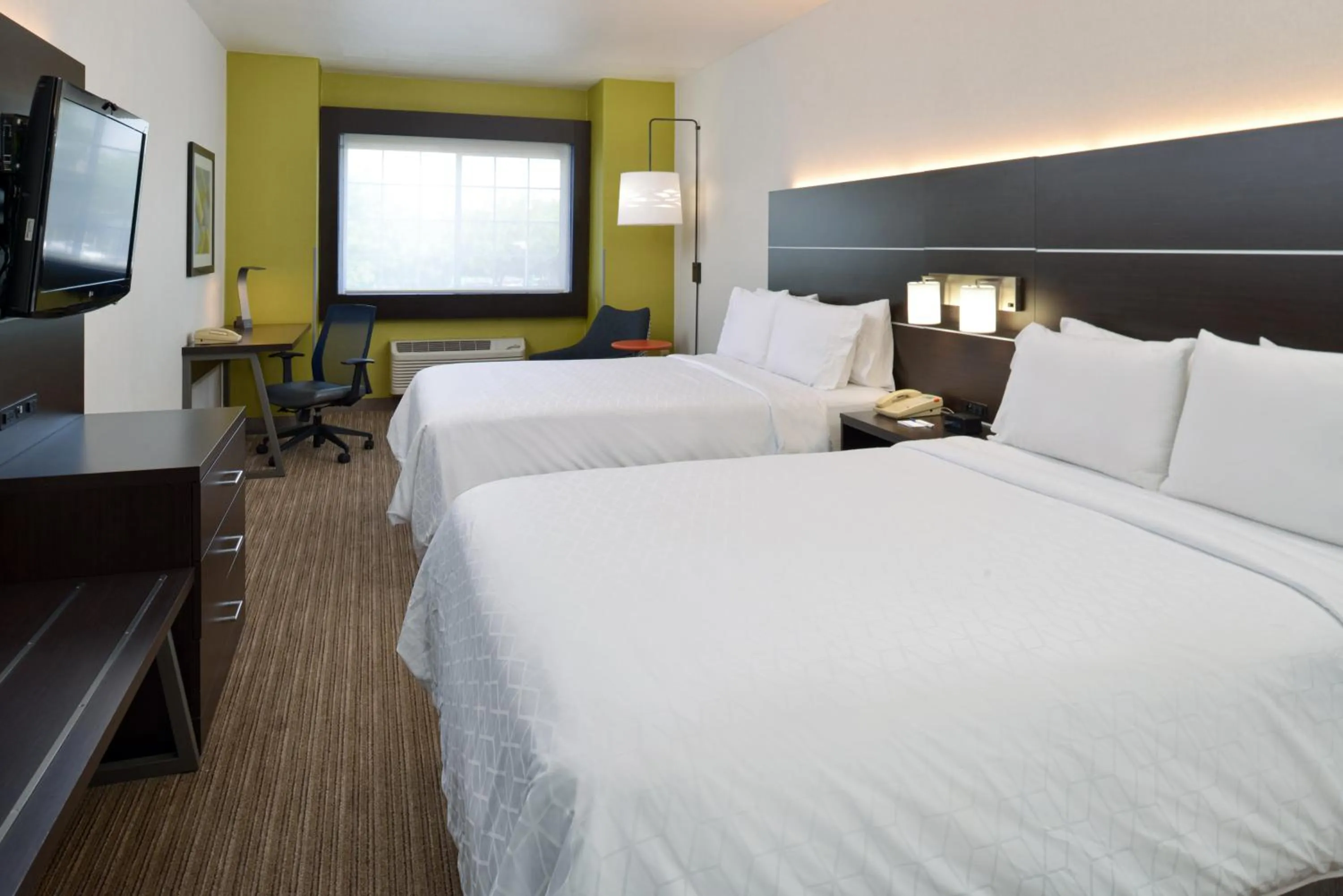 Bedroom, Bed in Holiday Inn Express Madera by IHG