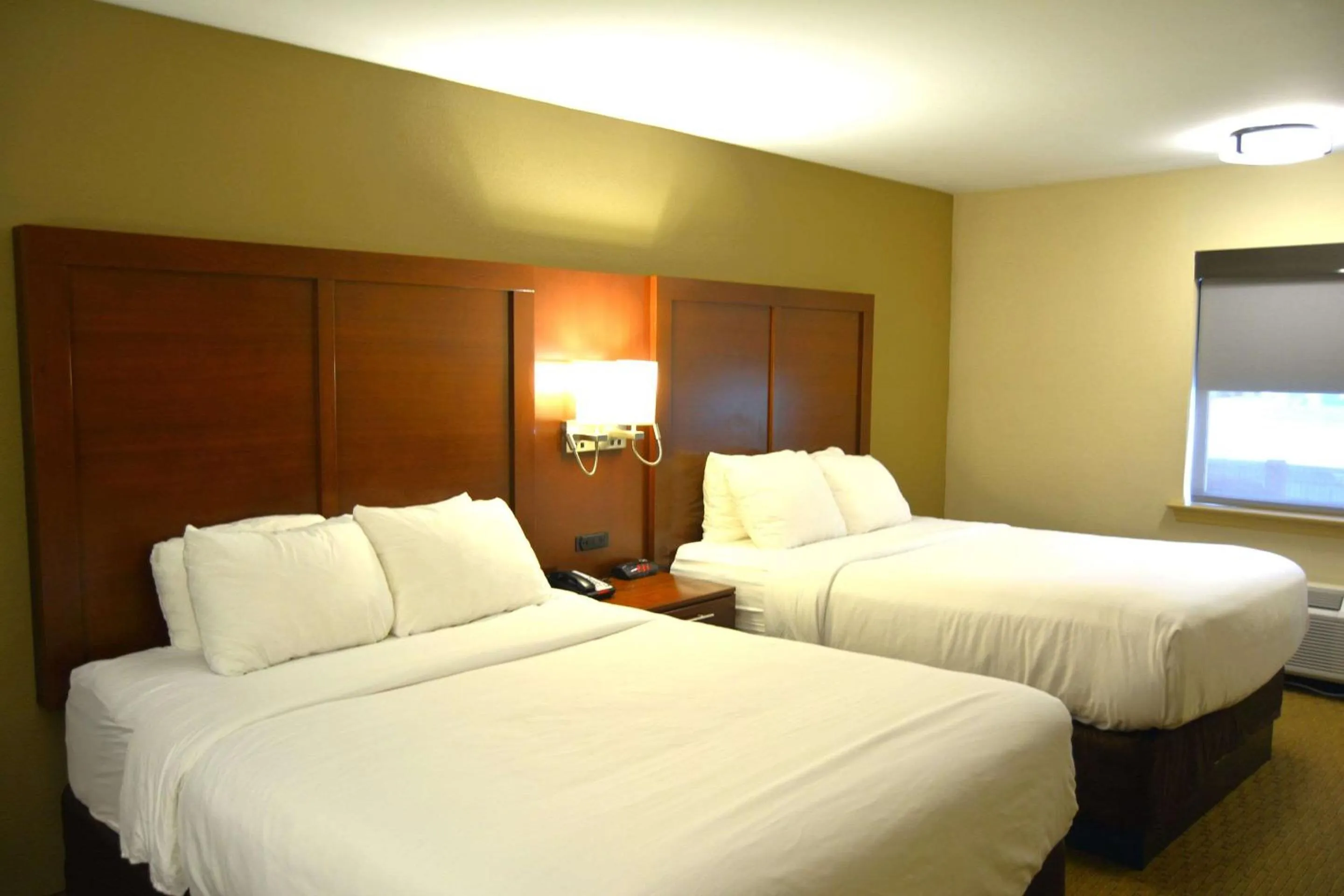 Bedroom, Bed in Comfort Inn Lancaster at Rockvale
