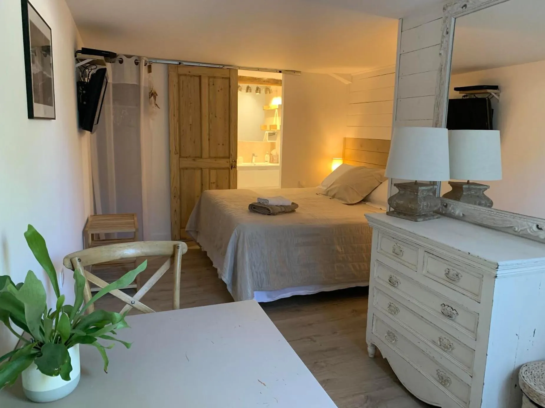 Bed in Appart'hôtel 27 le lion d'or