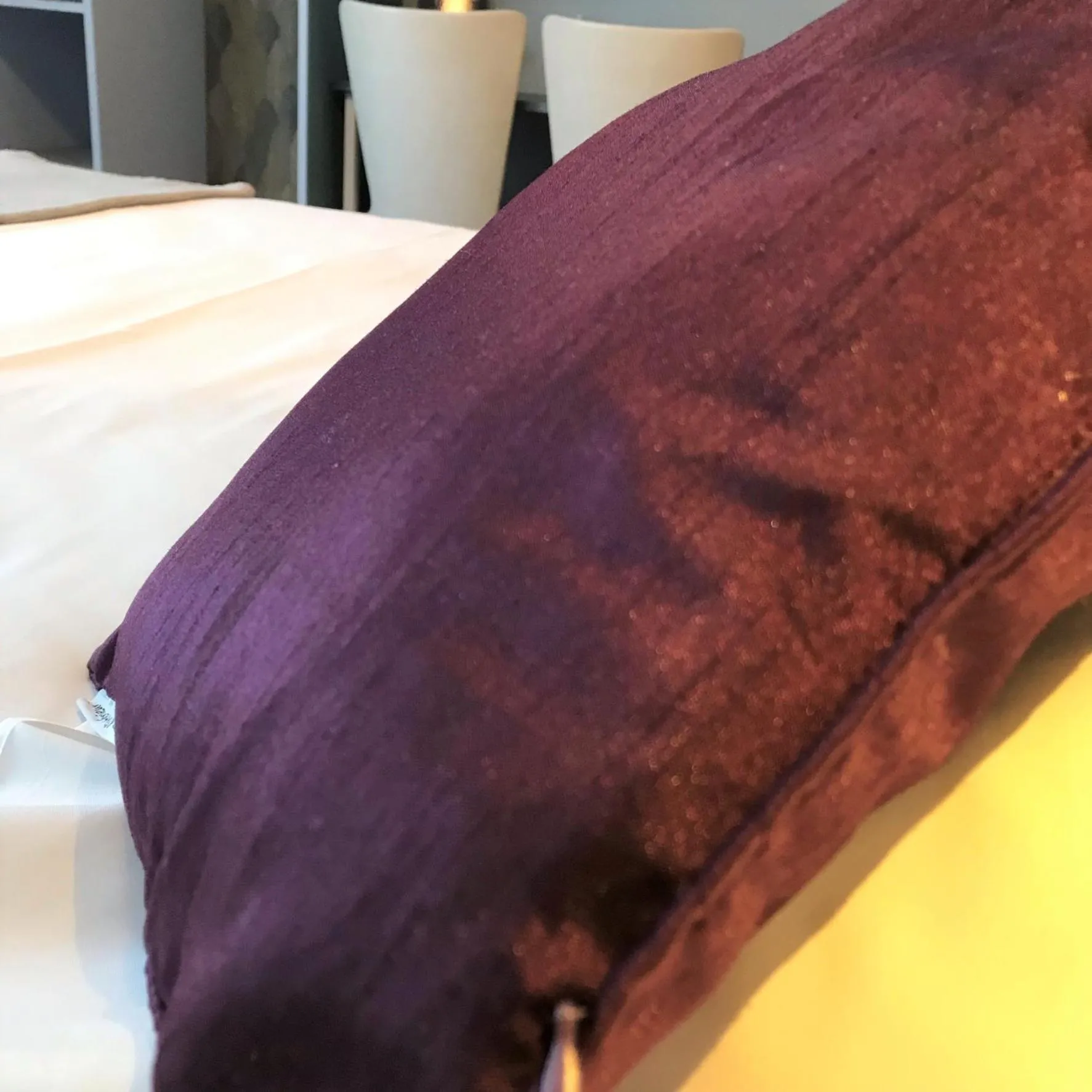 Photo of the whole room, Bed in L'Auberg'ine - Maison Glenn Anna