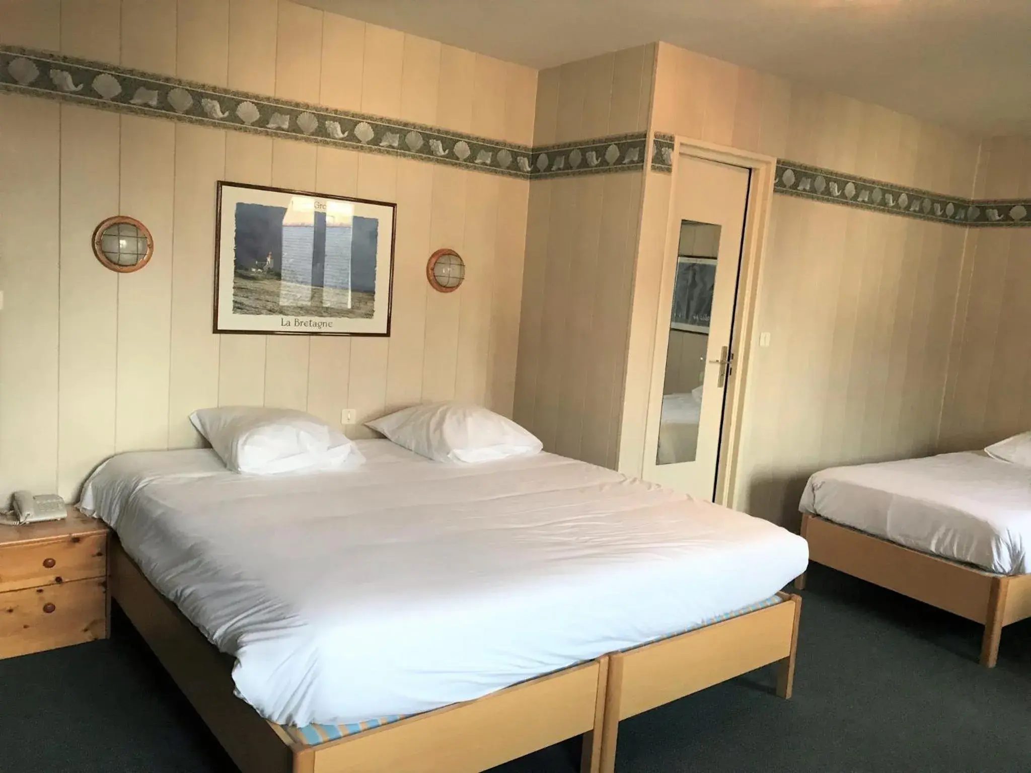 Nearby landmark, Bed in L'Auberg'ine - Maison Glenn Anna Nearby landmark, Bed in L'Auberg'ine - Maison Glenn Anna