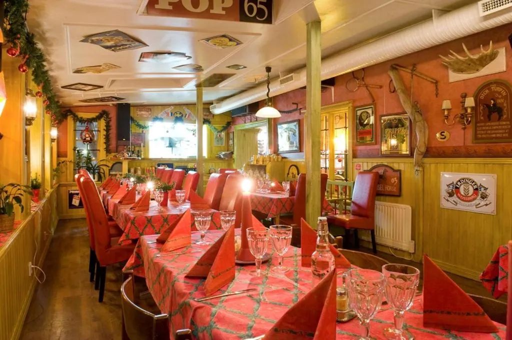 Restaurant/places to eat in Hotell Mikaelsgården