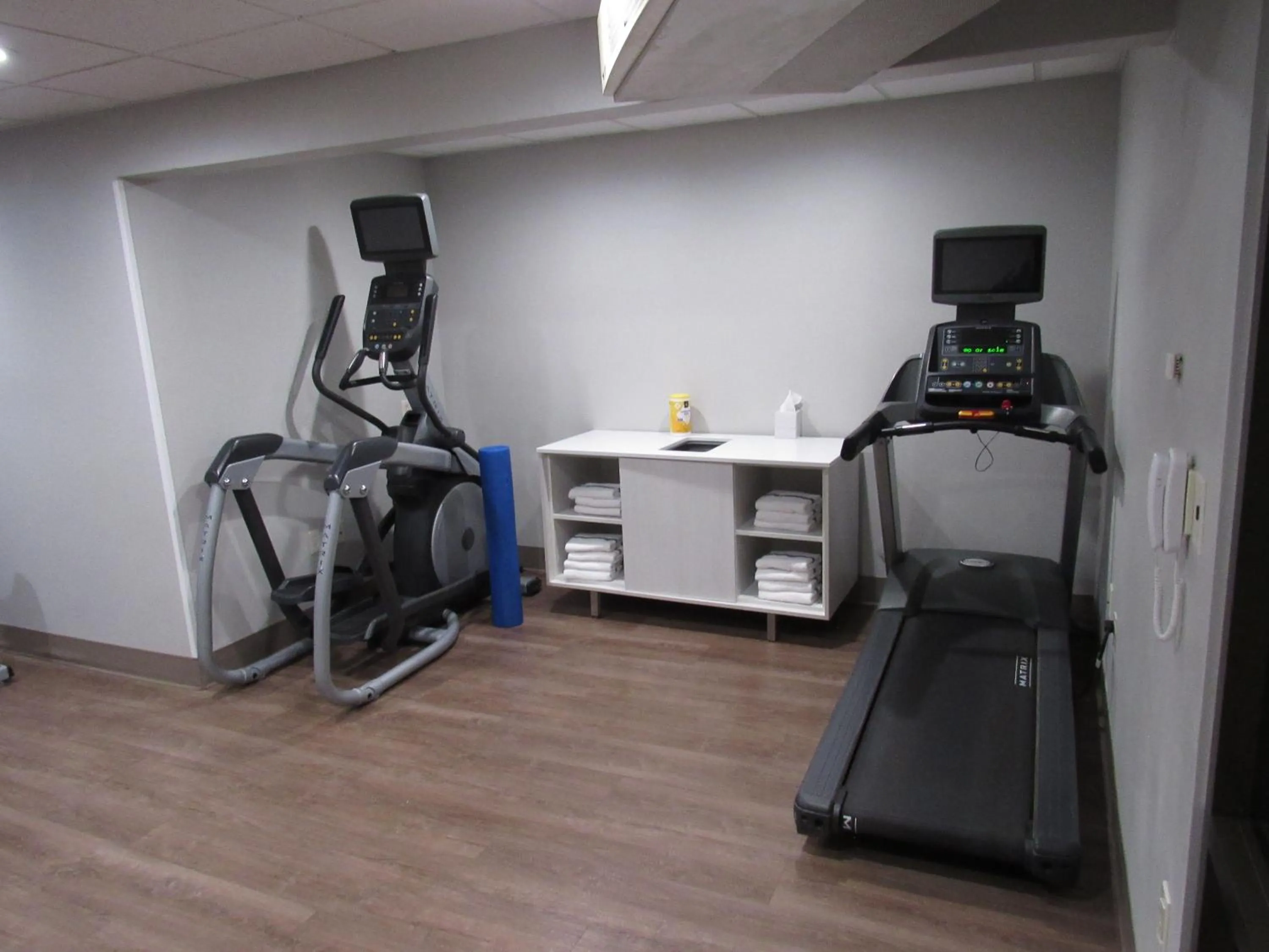 Fitness centre/facilities in Holiday Inn Express Hotel & Suites Lincoln South by IHG