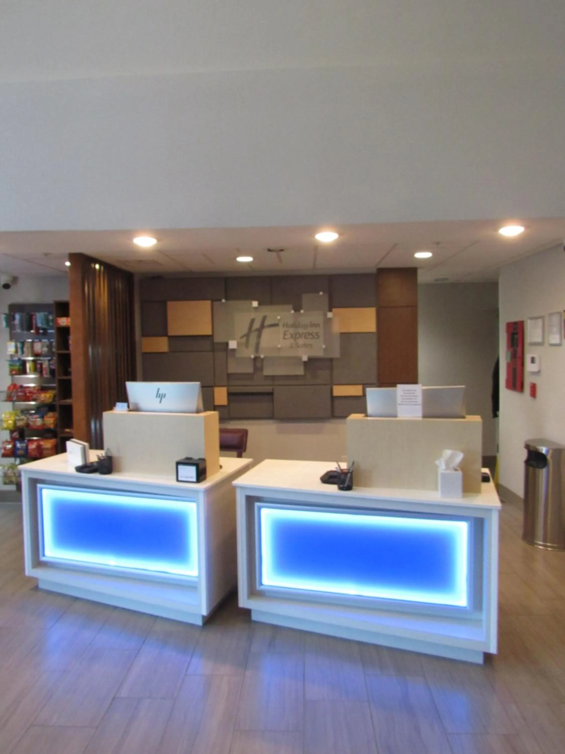 Lobby or reception in Holiday Inn Express Hotel & Suites Lincoln South by IHG