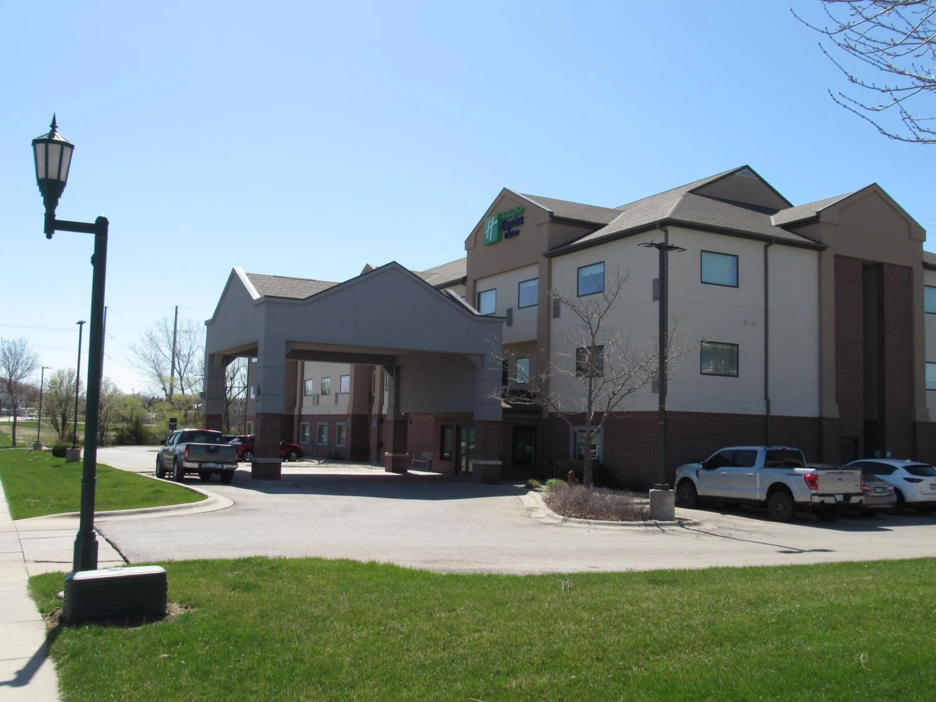 Property building in Holiday Inn Express Hotel & Suites Lincoln South by IHG