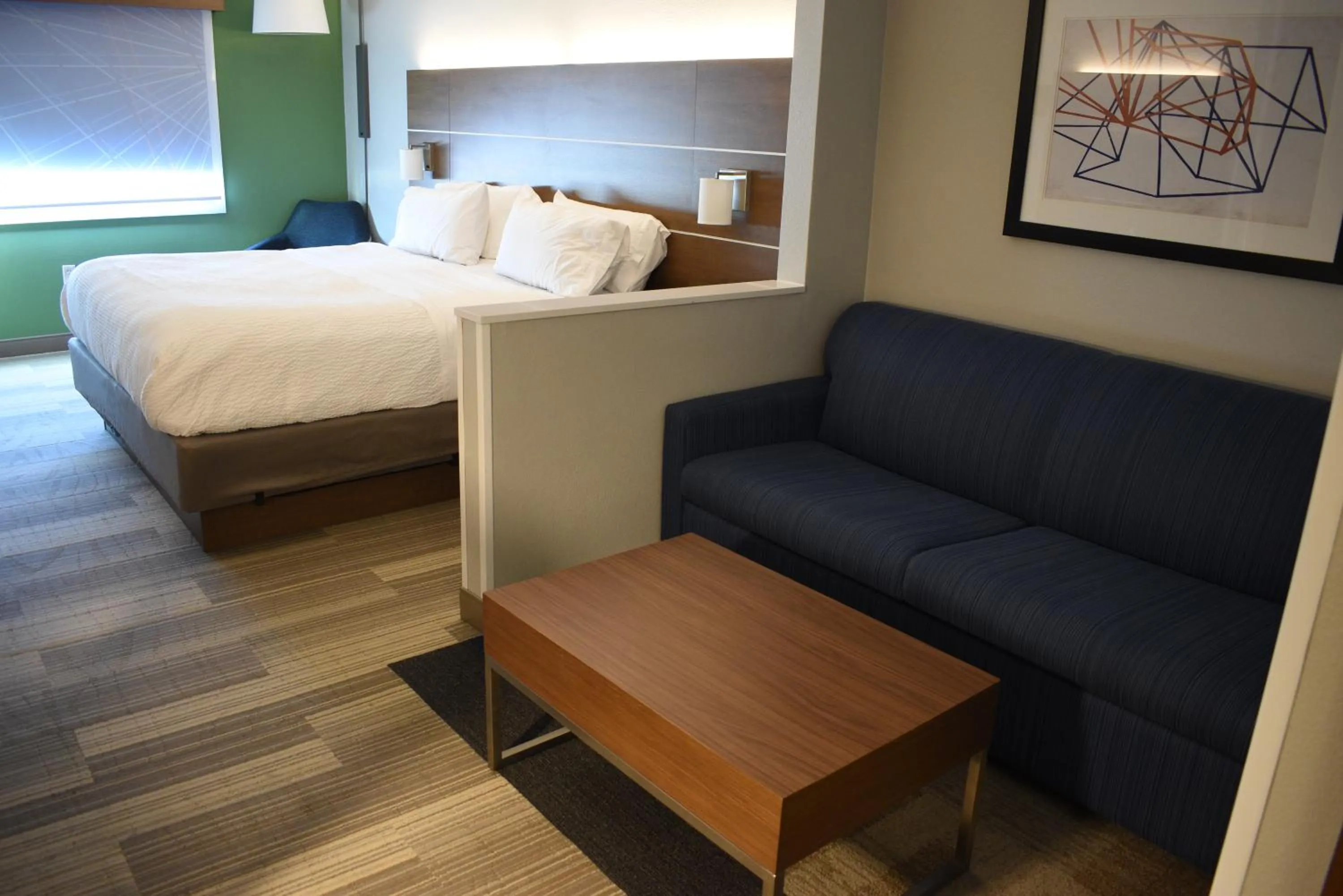 View (from property/room), Bed in Holiday Inn Express Hotel & Suites Lincoln South by IHG
