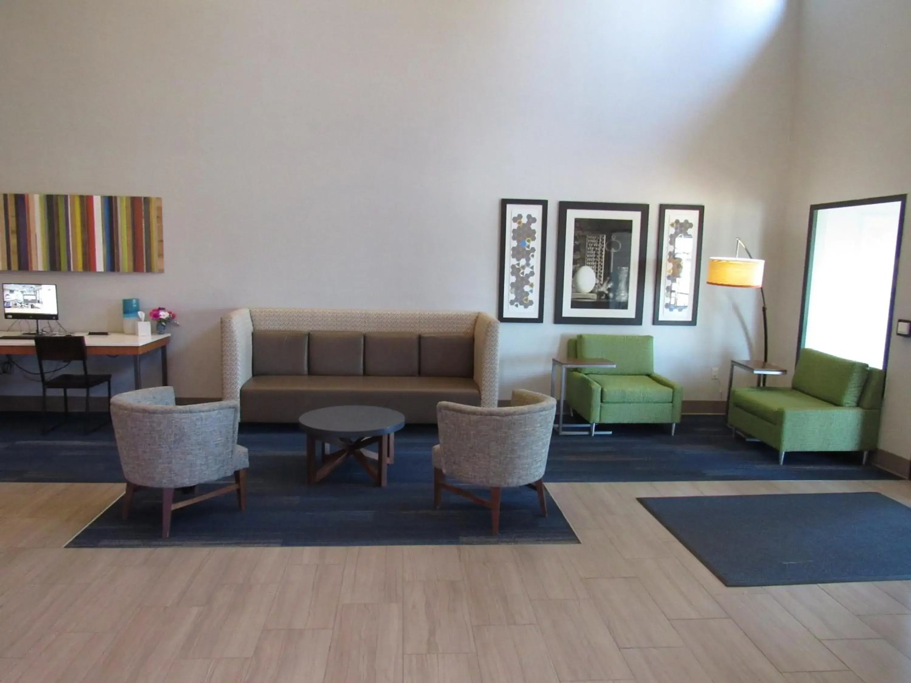 Lobby or reception in Holiday Inn Express Hotel & Suites Lincoln South by IHG Lobby or reception in Holiday Inn Express Hotel & Suites Lincoln South by IHG