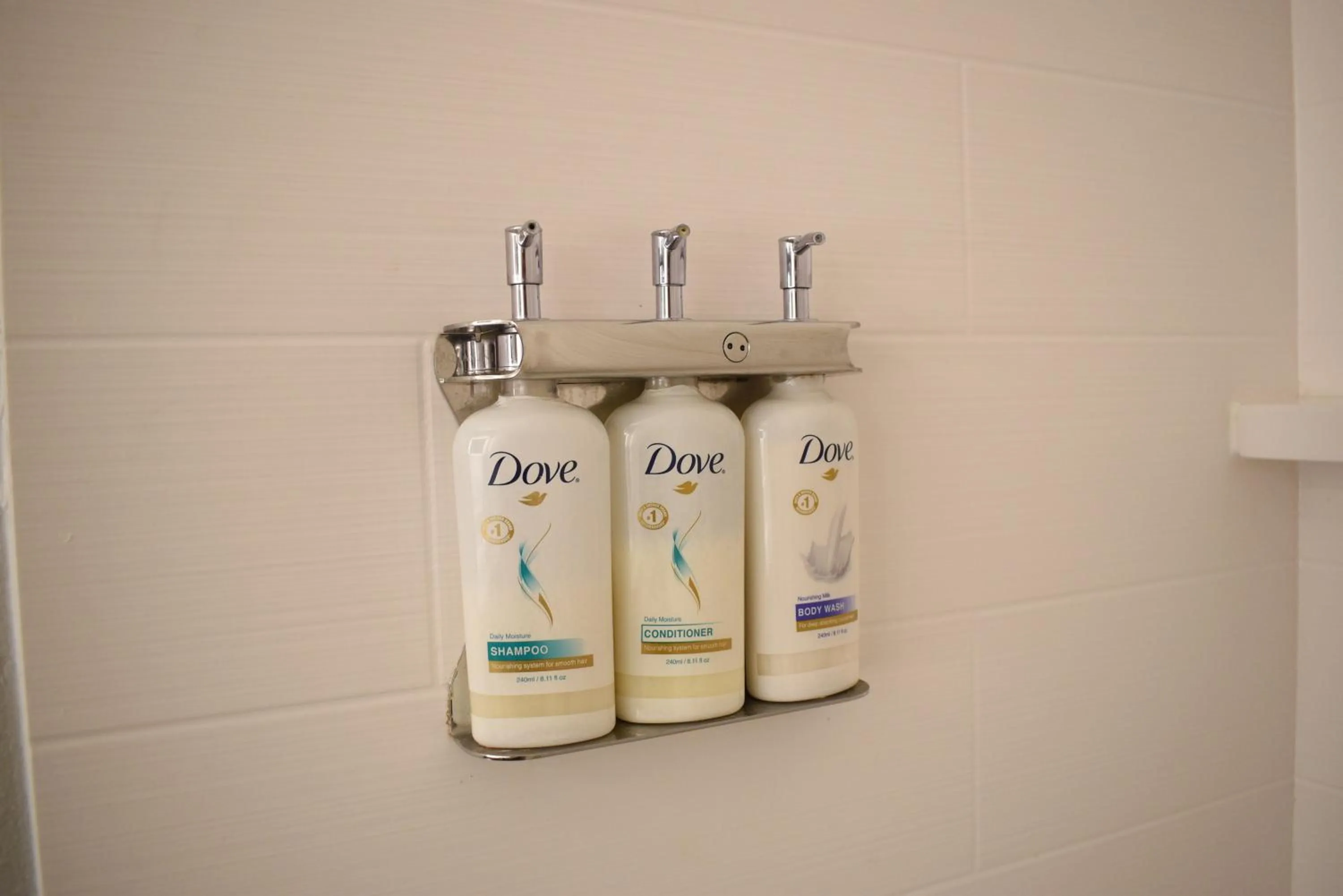 Bath in Holiday Inn Express Hotel & Suites Lincoln South by IHG