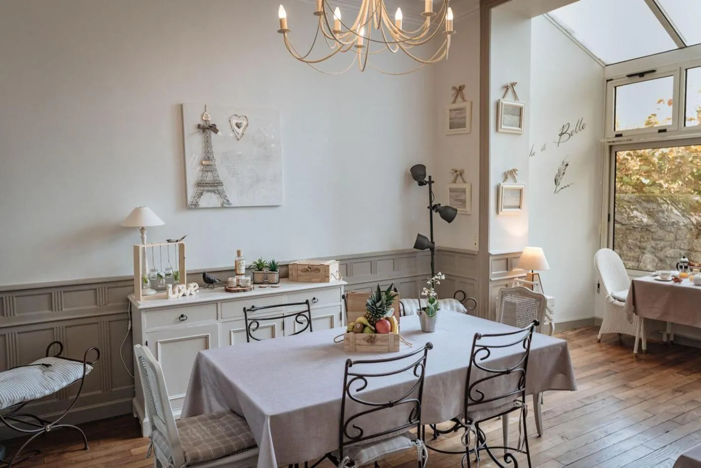Dining area in La Villa Côté Cour