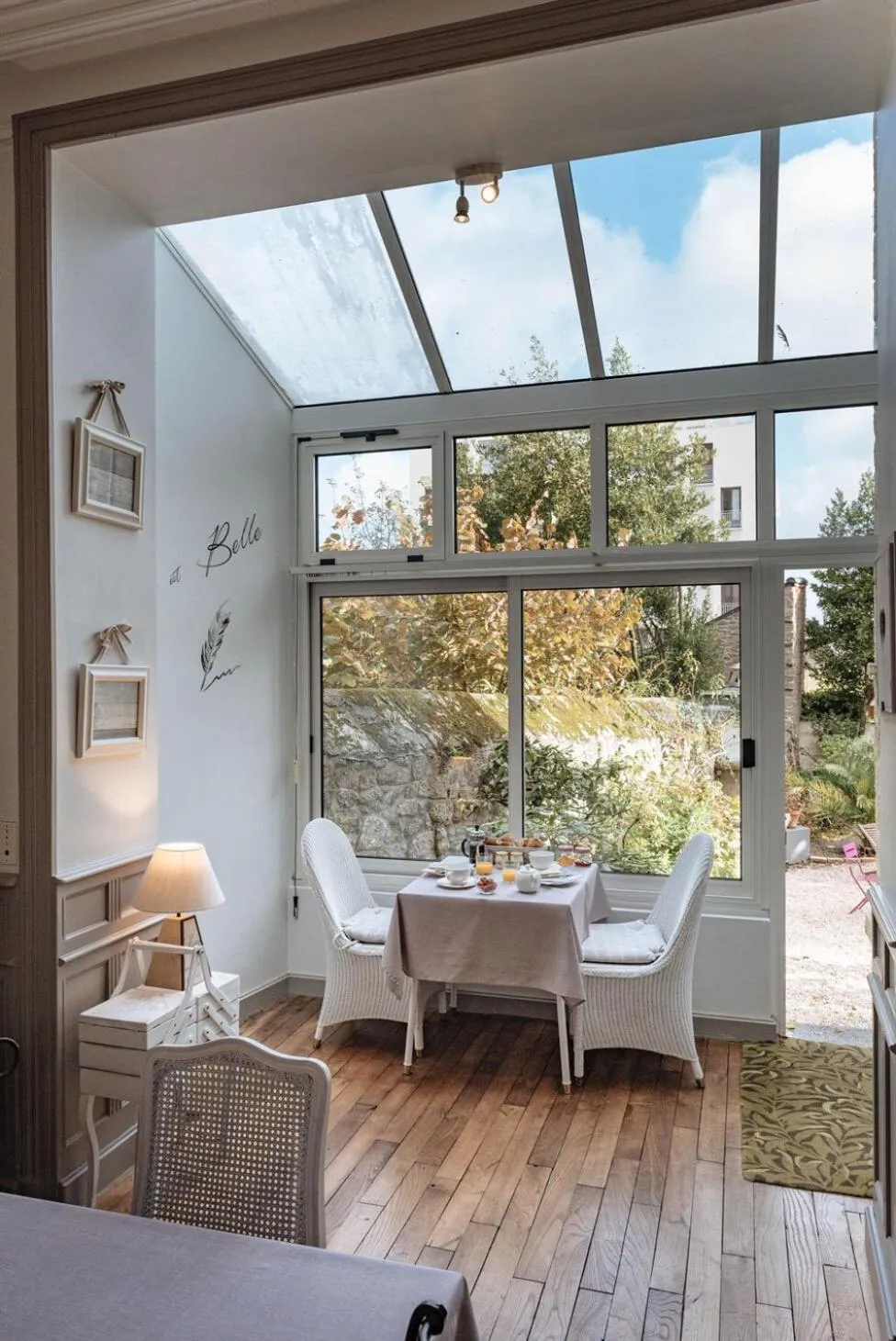 Dining area in La Villa Côté Cour