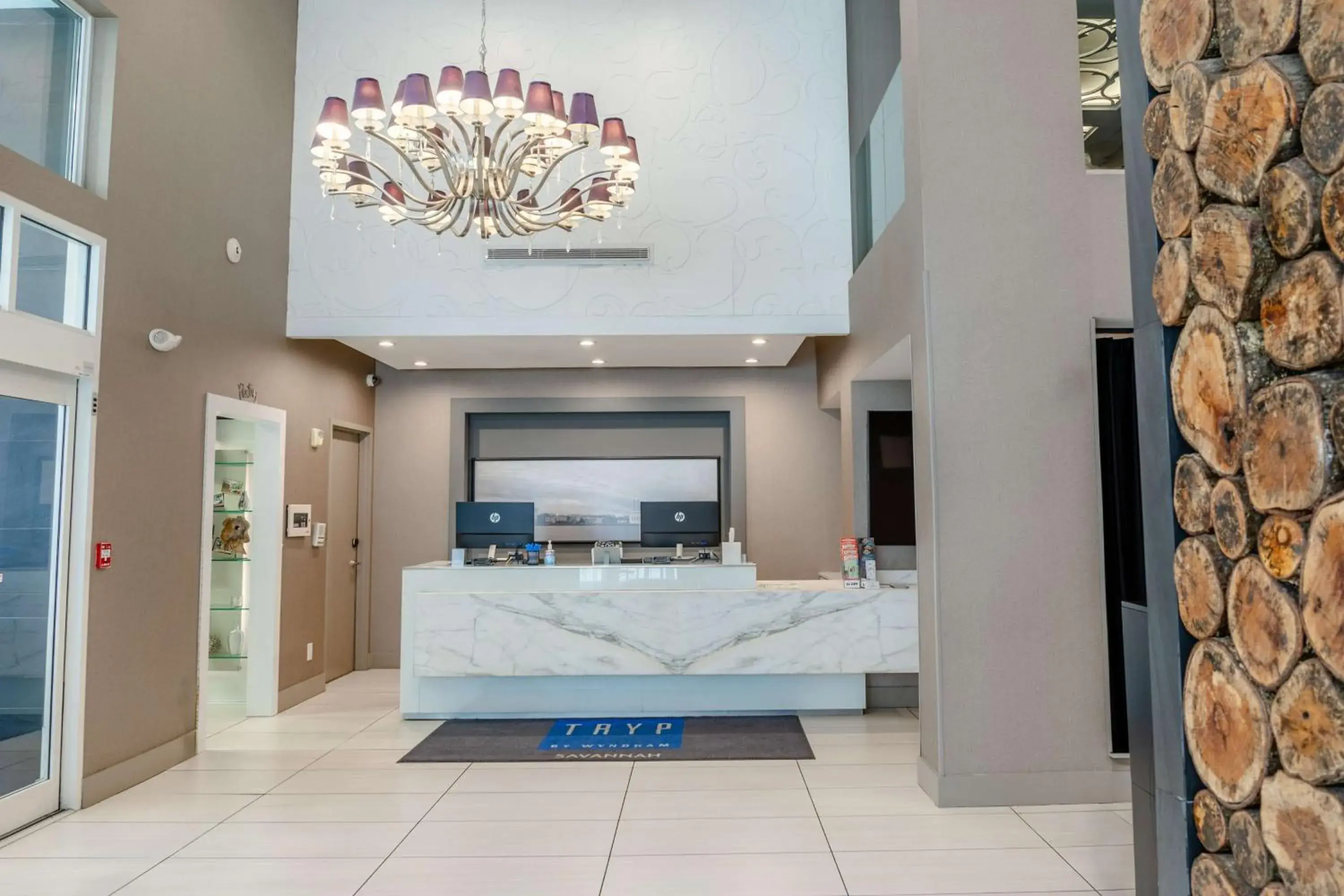 Lobby or reception in TRYP by Wyndham Savannah Lobby or reception in TRYP by Wyndham Savannah