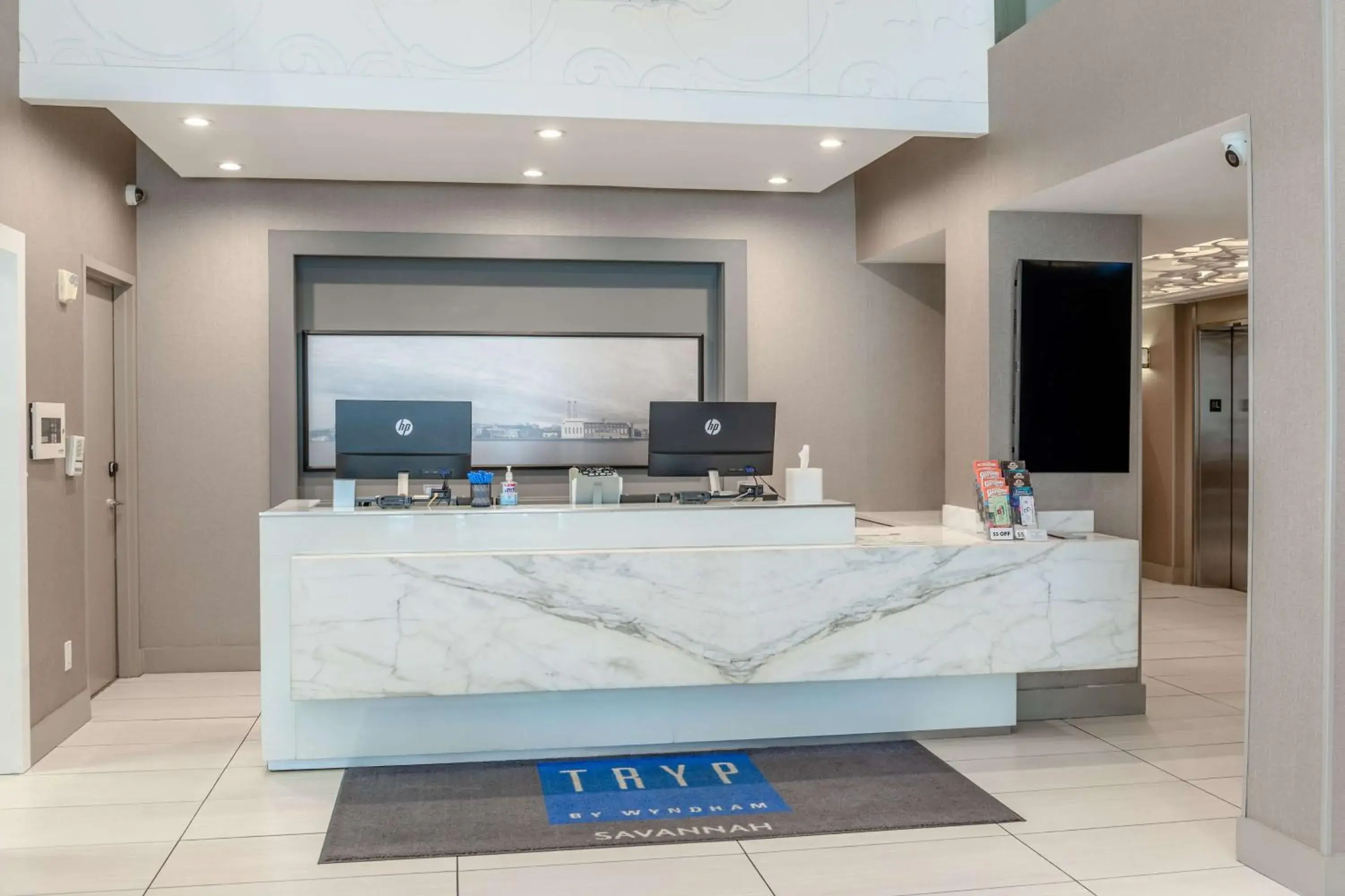 Lobby or reception in TRYP by Wyndham Savannah Lobby or reception in TRYP by Wyndham Savannah
