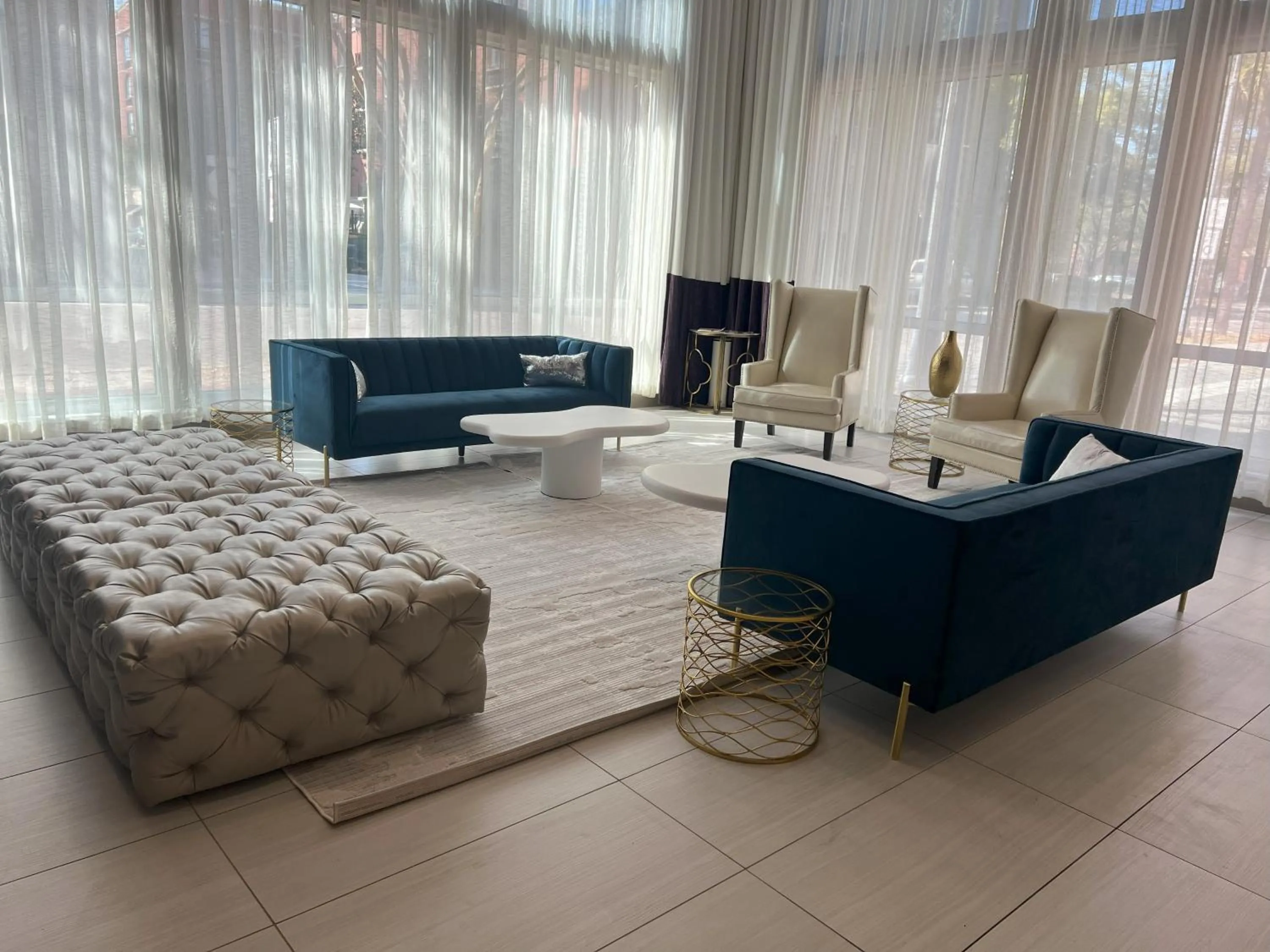 Lobby or reception in TRYP by Wyndham Savannah