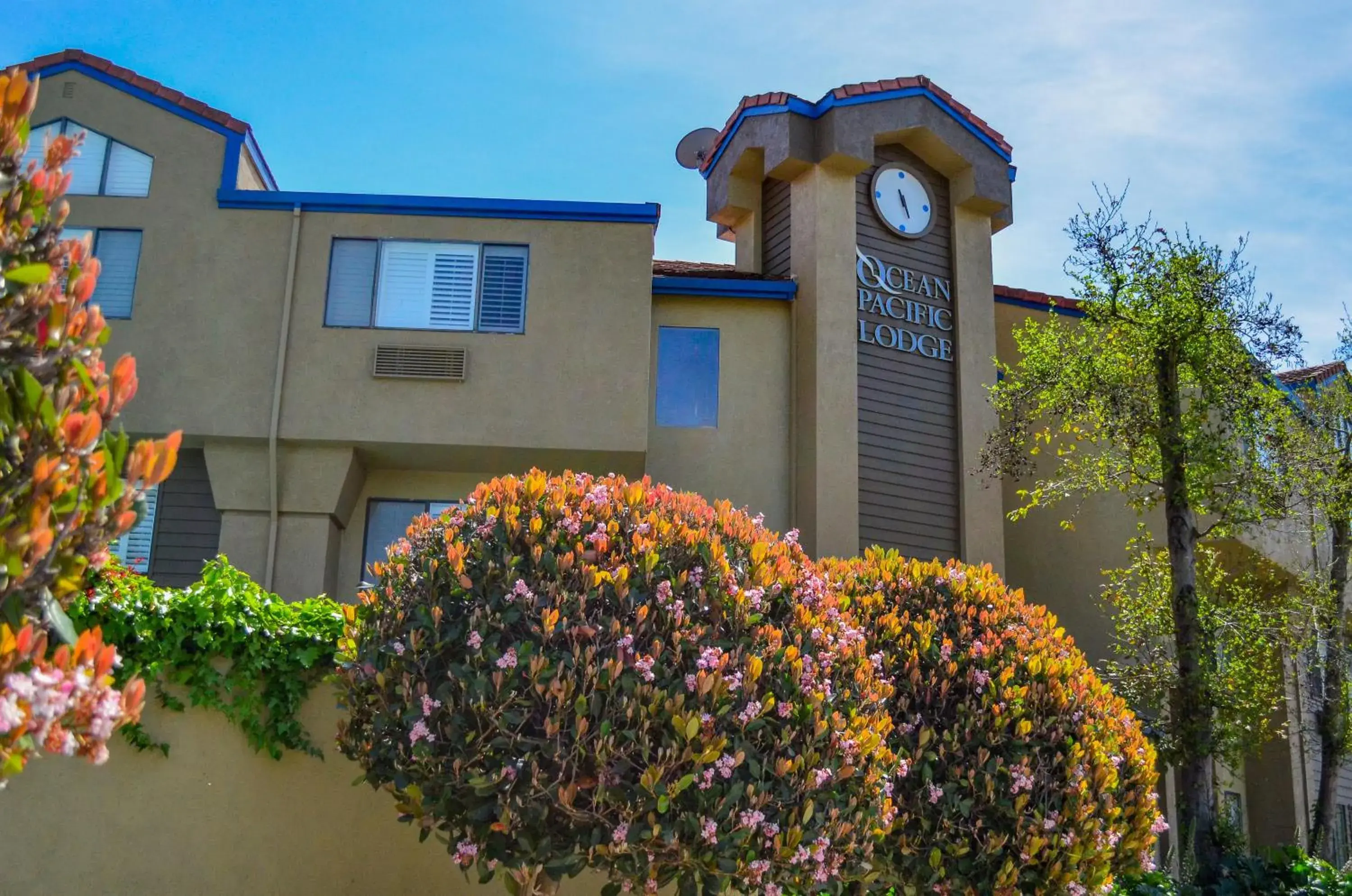 Facade/entrance in Ocean Pacific Lodge Facade/entrance in Ocean Pacific Lodge
