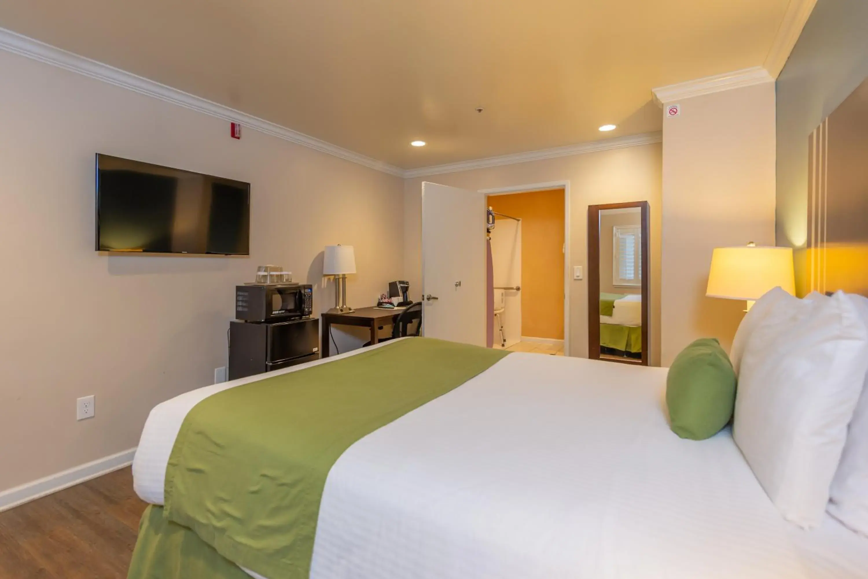 Bed in Ocean Pacific Lodge Bed in Ocean Pacific Lodge