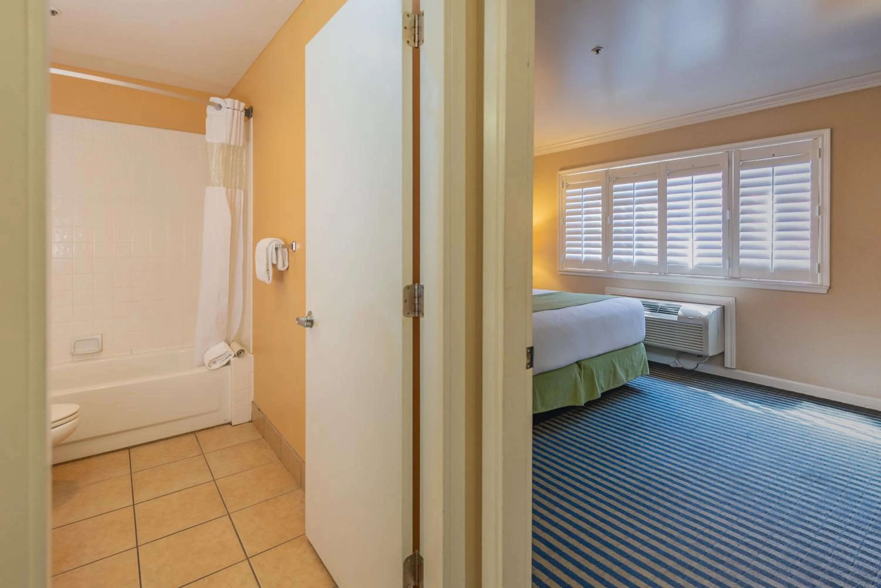 Bed in Ocean Pacific Lodge