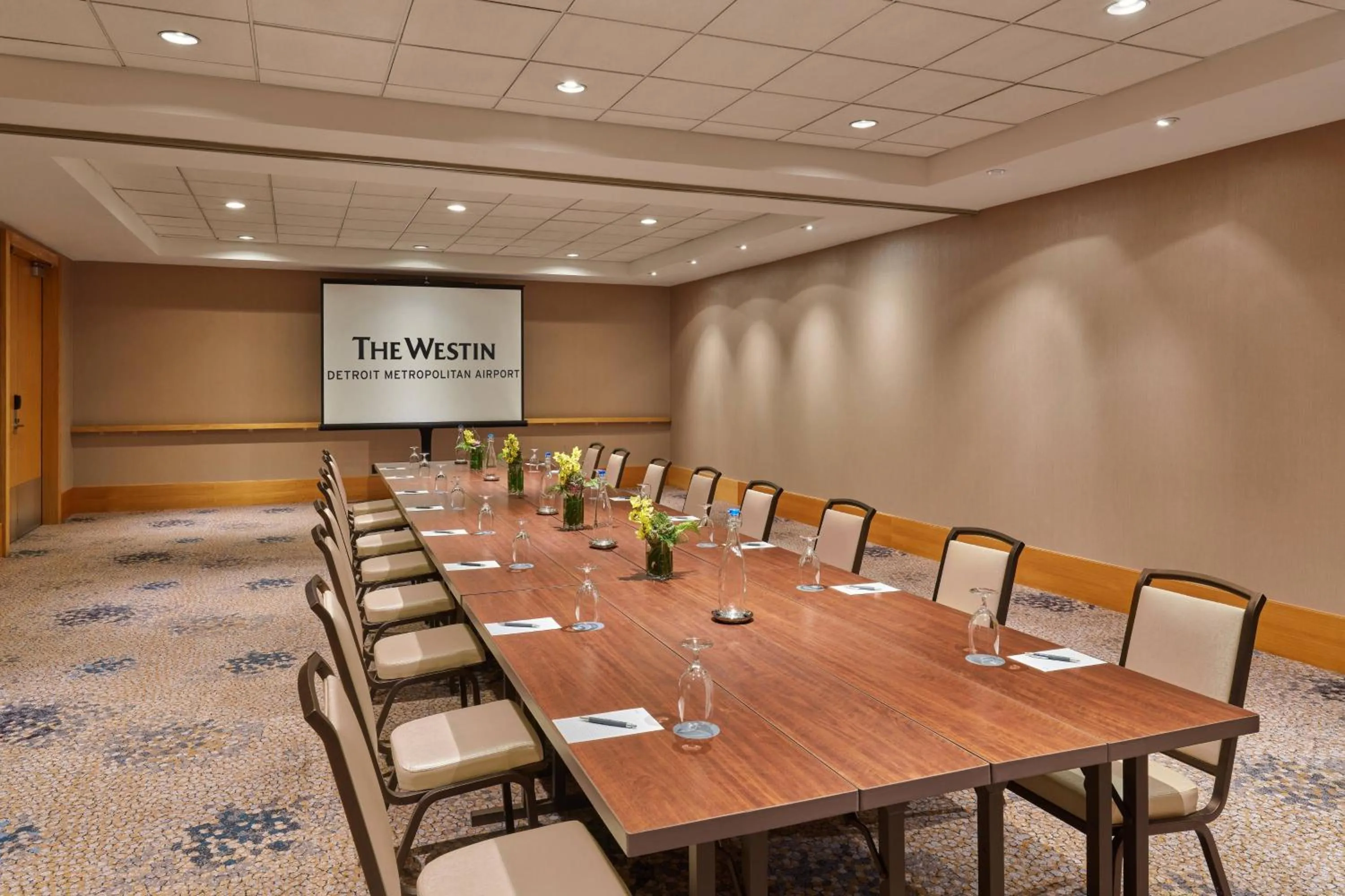 Meeting/conference room in The Westin Detroit Metropolitan Airport
