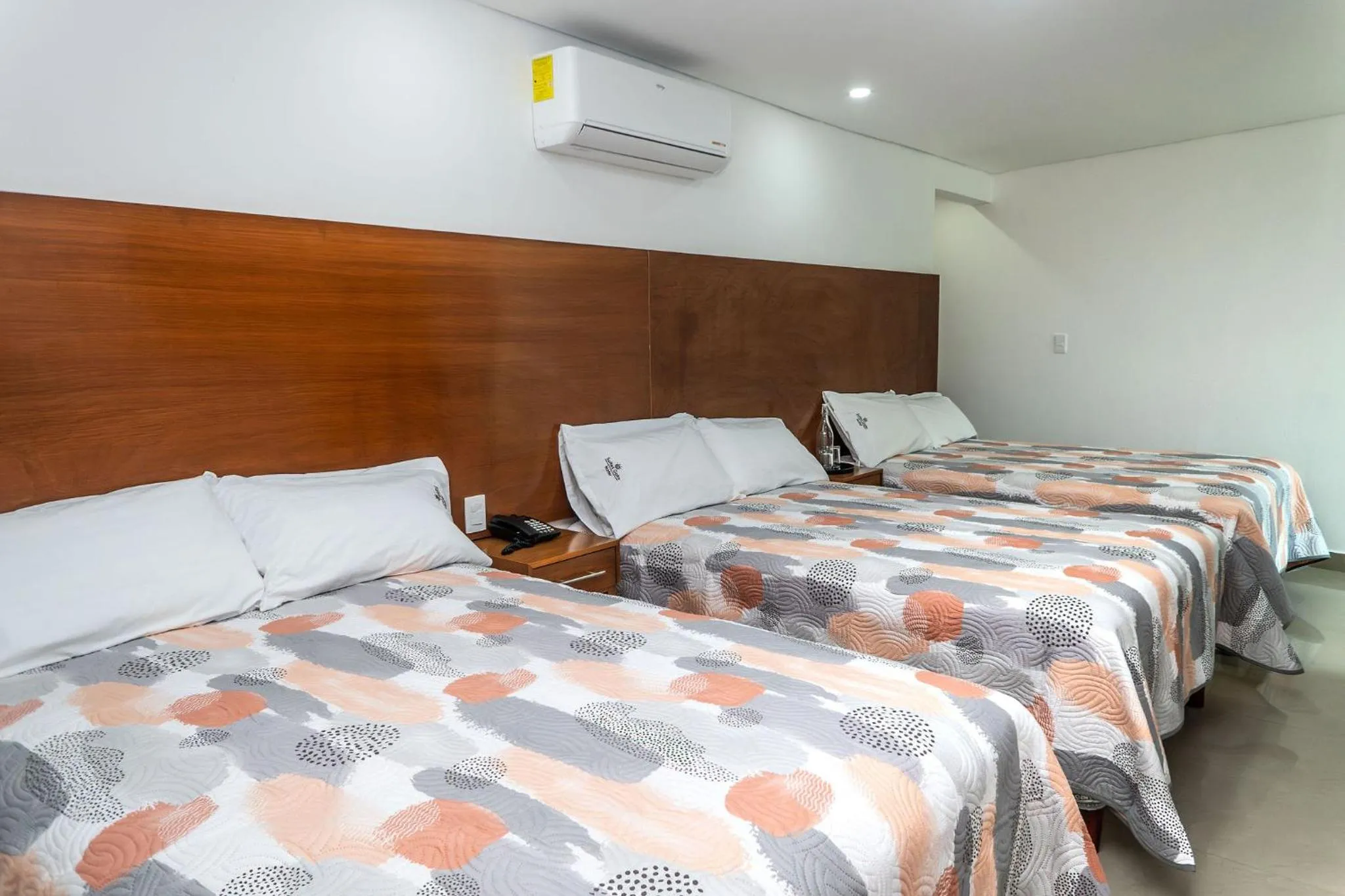 Bed in Hotel Suites Gaby