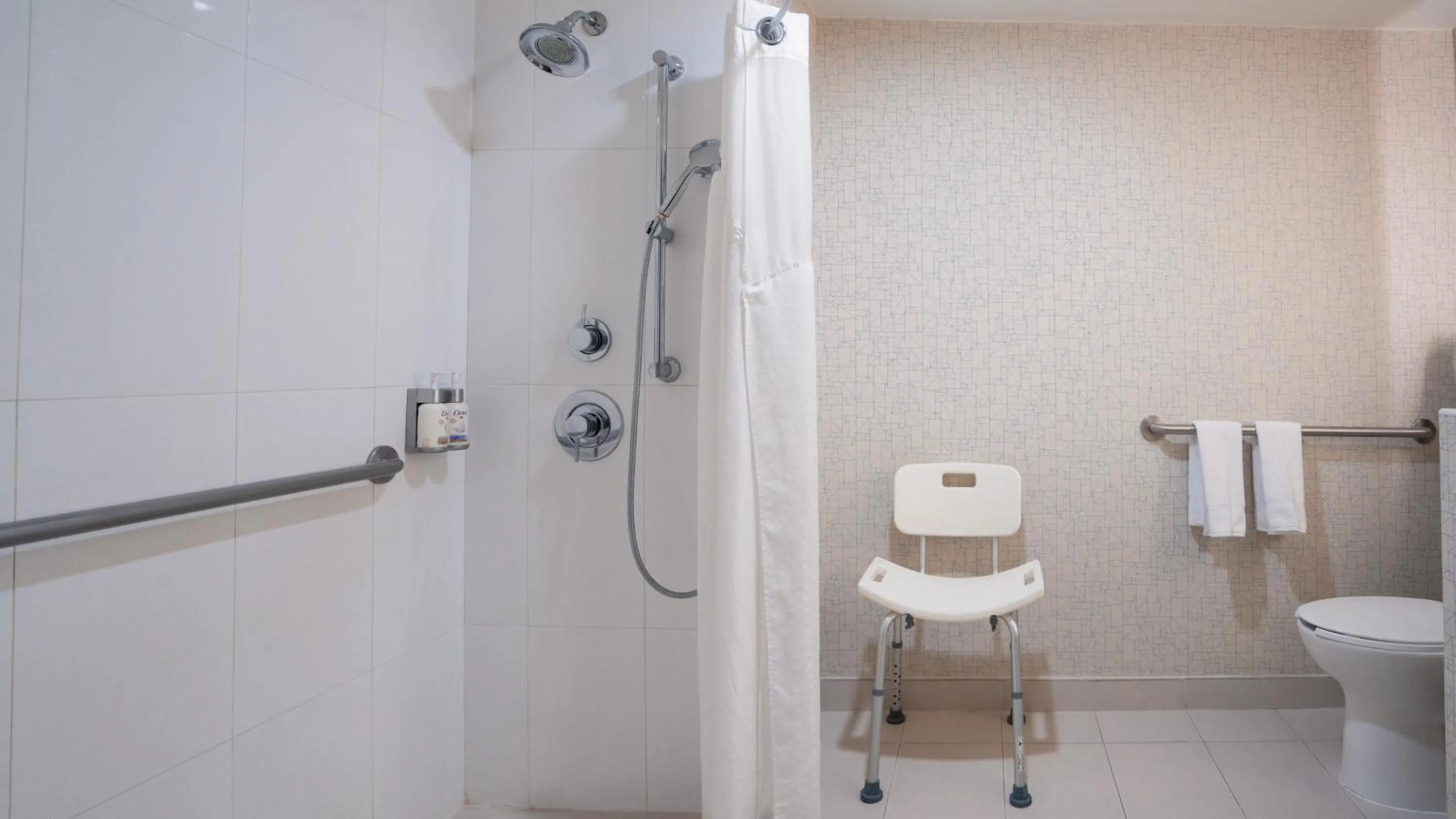 Bathroom in Holiday Inn Express Hotel & Suites CD. Juarez - Las Misiones by IHG