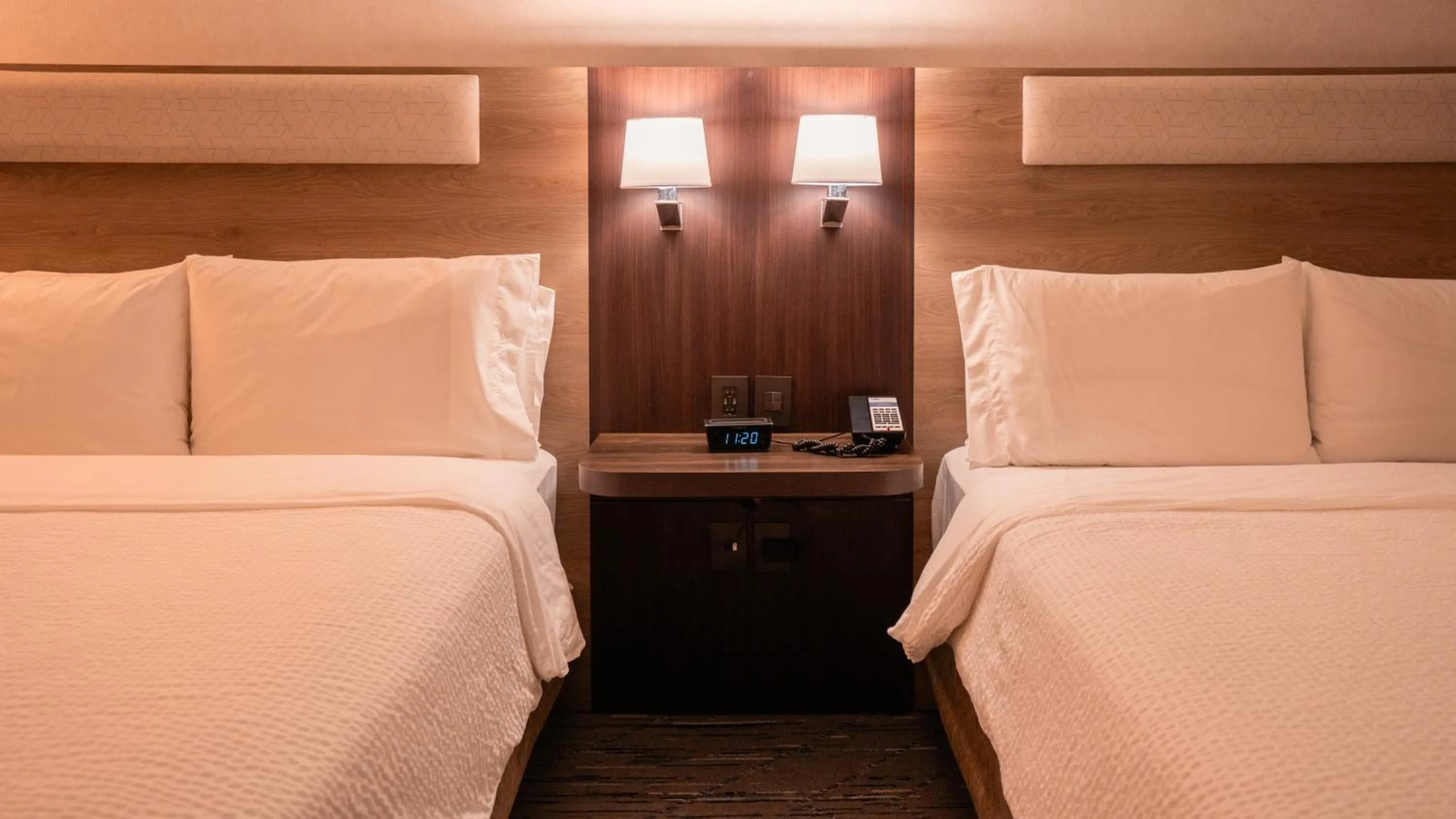 Photo of the whole room, Bed in Holiday Inn Express Hotel & Suites CD. Juarez - Las Misiones by IHG