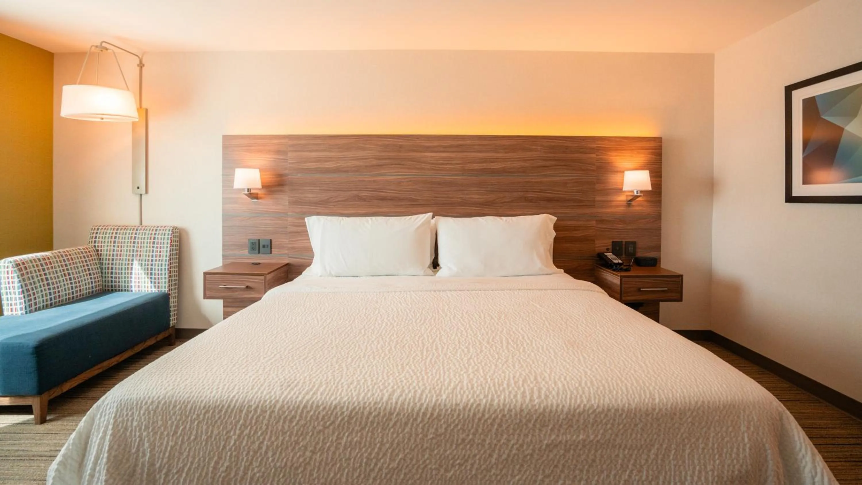 Photo of the whole room, Bed in Holiday Inn Express Hotel & Suites CD. Juarez - Las Misiones by IHG