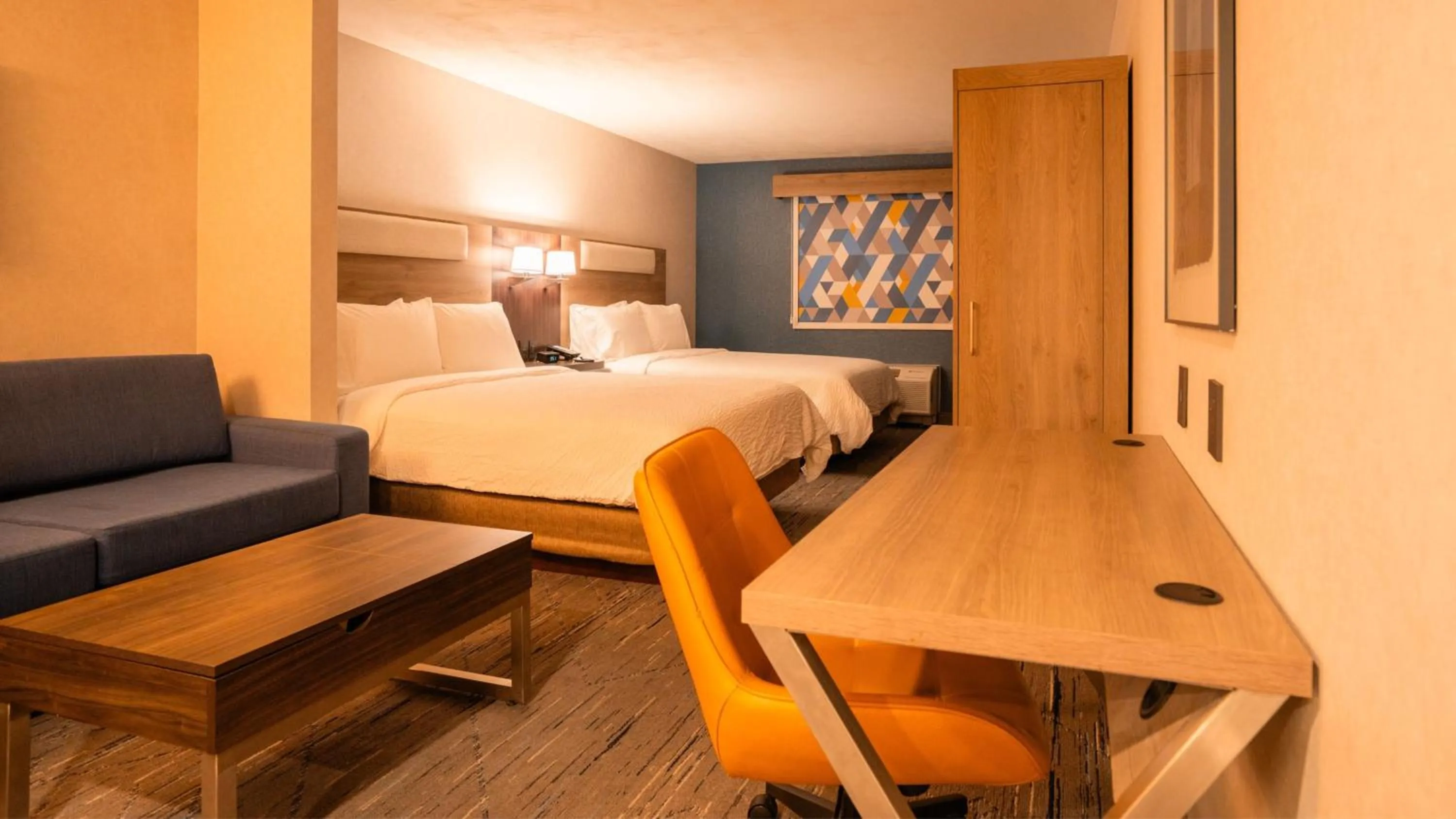 Photo of the whole room, Bed in Holiday Inn Express Hotel & Suites CD. Juarez - Las Misiones by IHG