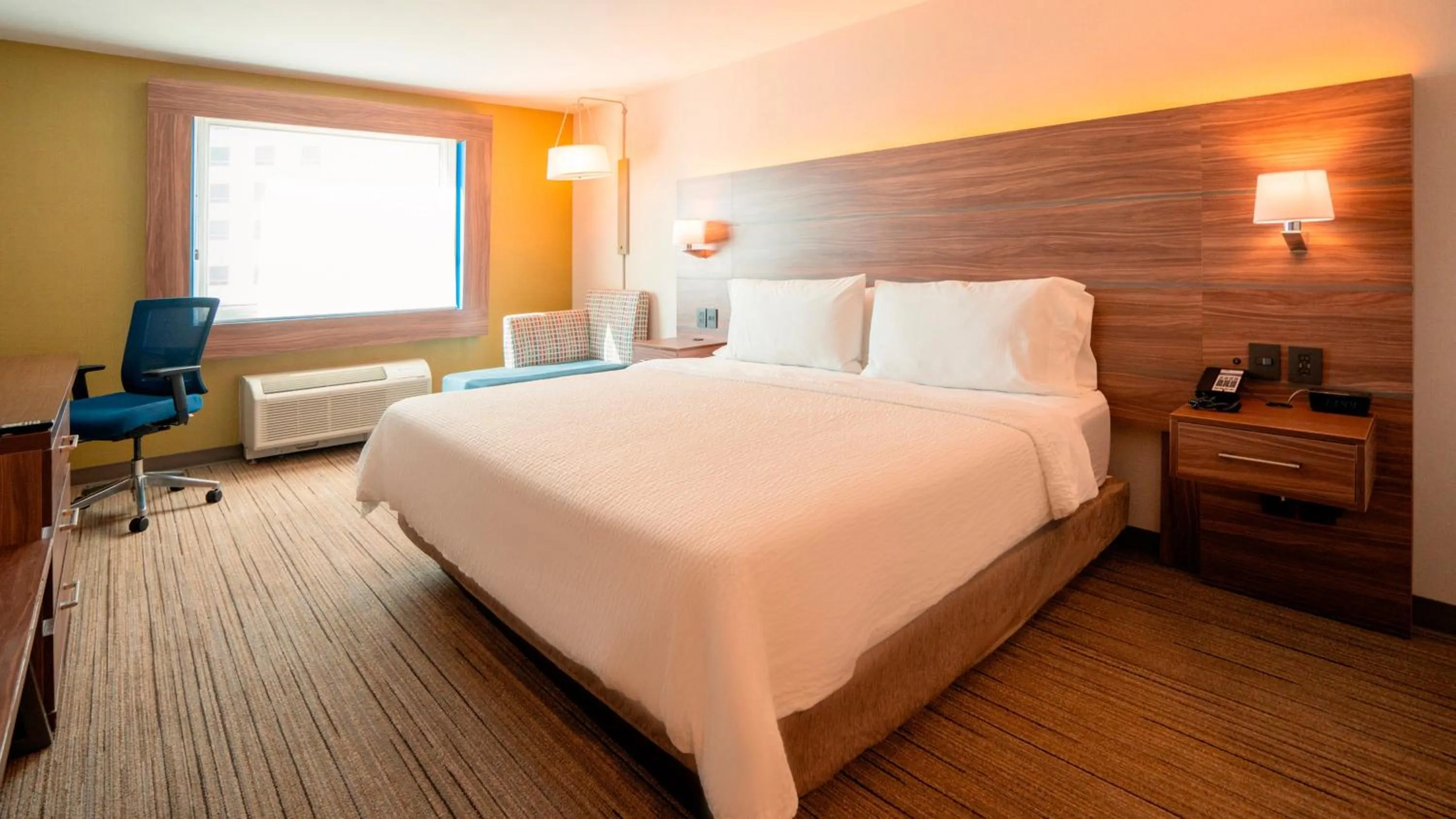 Photo of the whole room, Bed in Holiday Inn Express Hotel & Suites CD. Juarez - Las Misiones by IHG