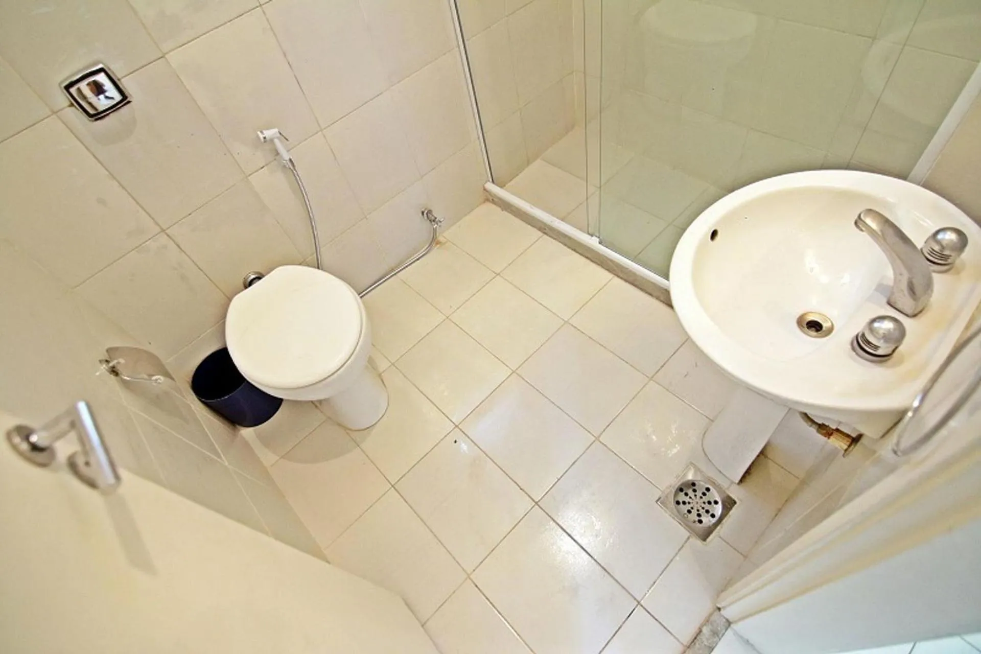 Toilet in Rio Spot Homes Leblon D026