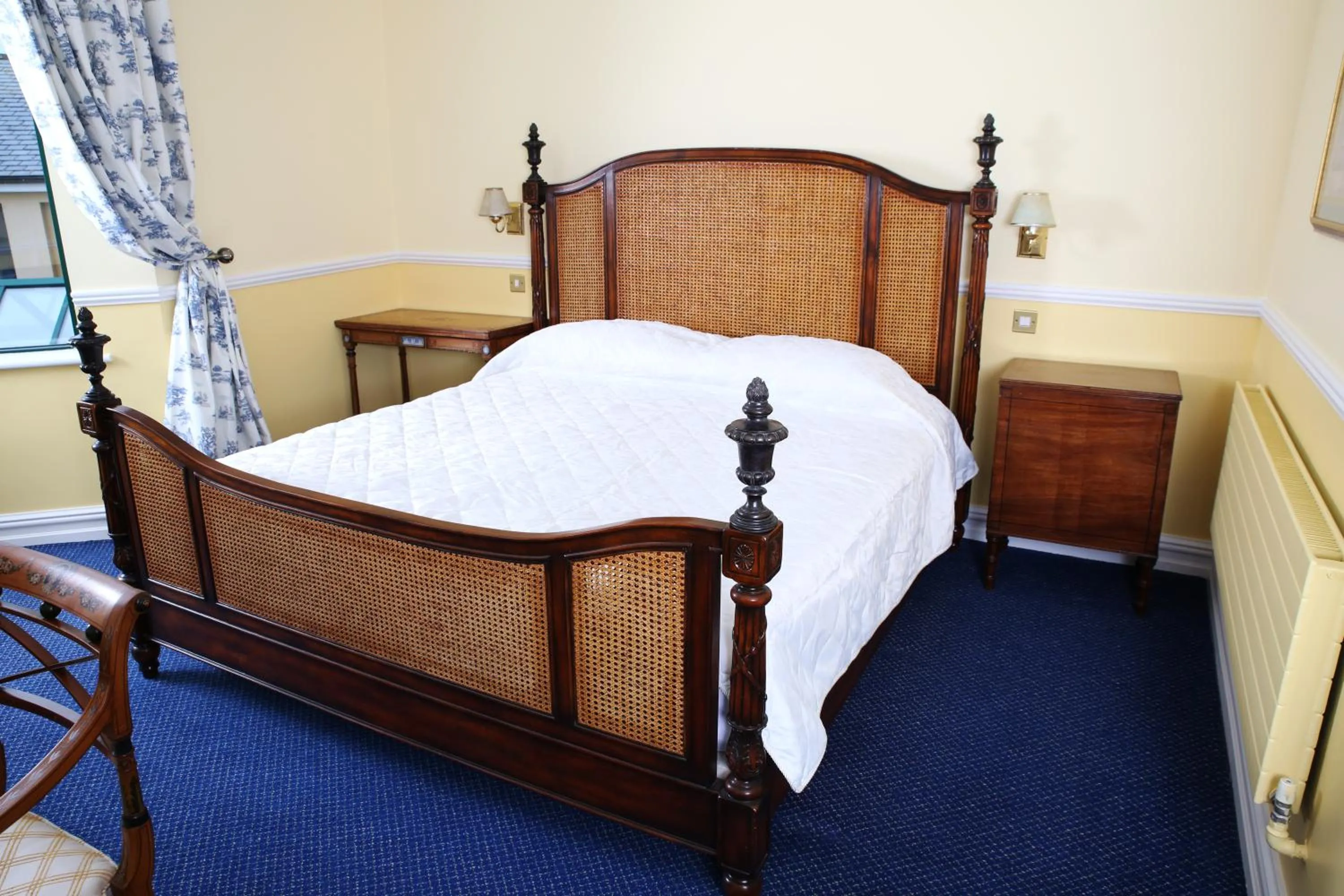 Photo of the whole room, Bed in Reddans of Bettystown Luxury Bed & Breakfast, Restaurant and Bar