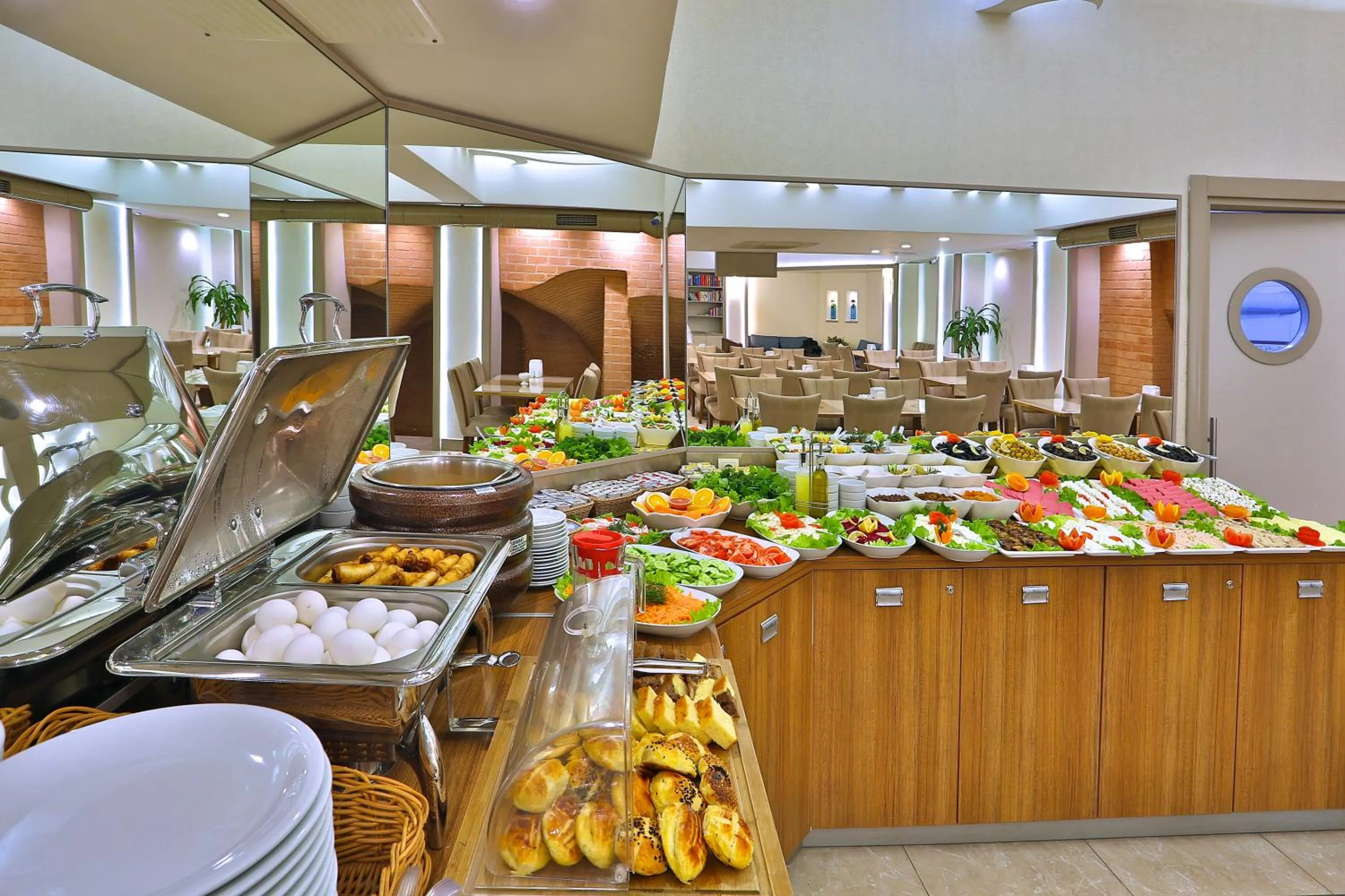 Restaurant/places to eat in Hotel Resitpasa Istanbul