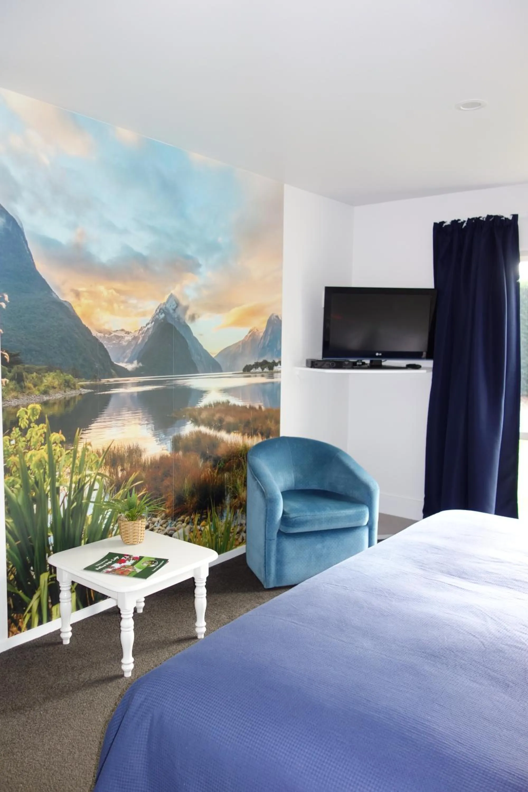 Photo of the whole room, Bed in Northwood Motor Lodge