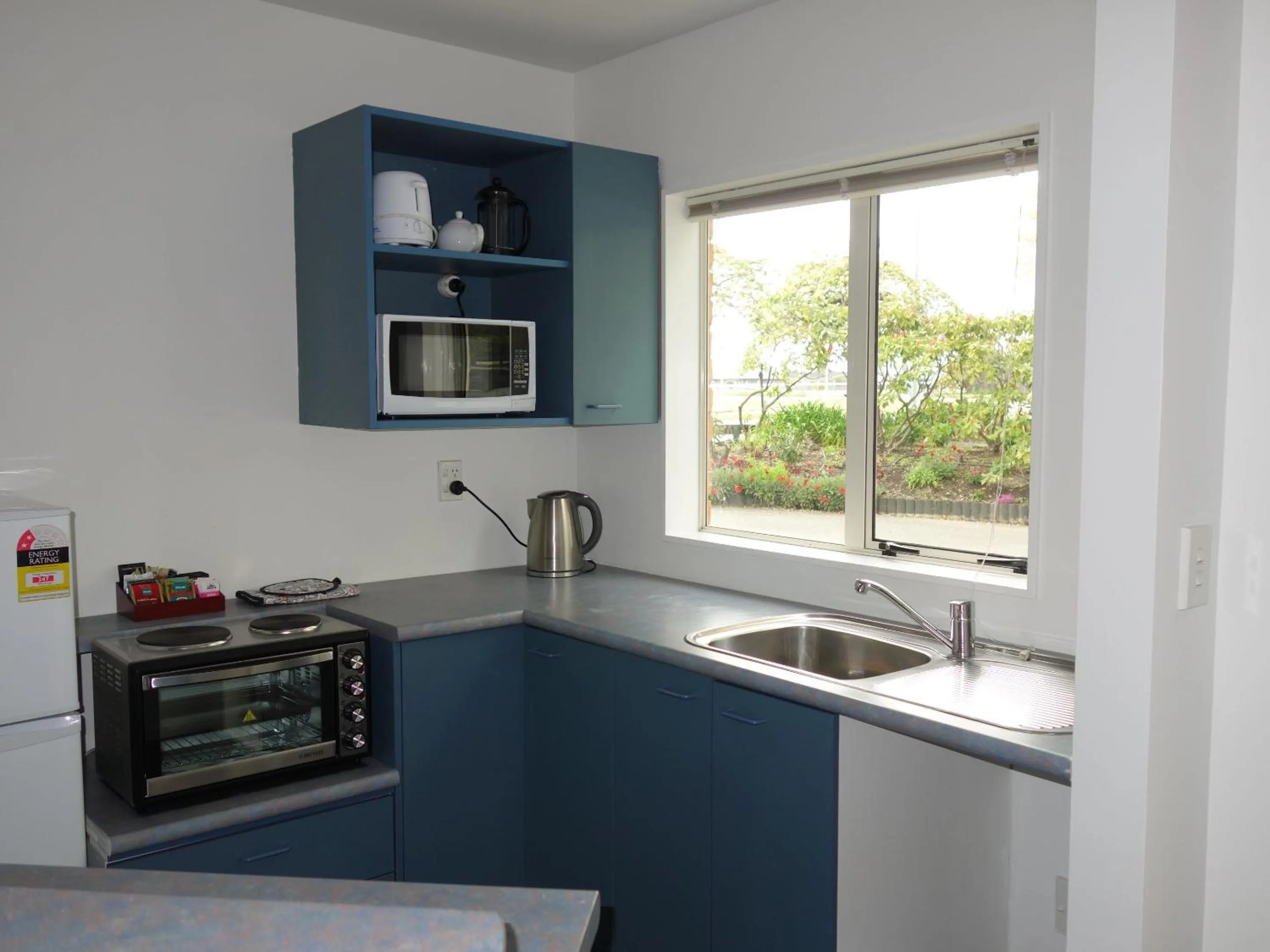 kitchen in Northwood Motor Lodge