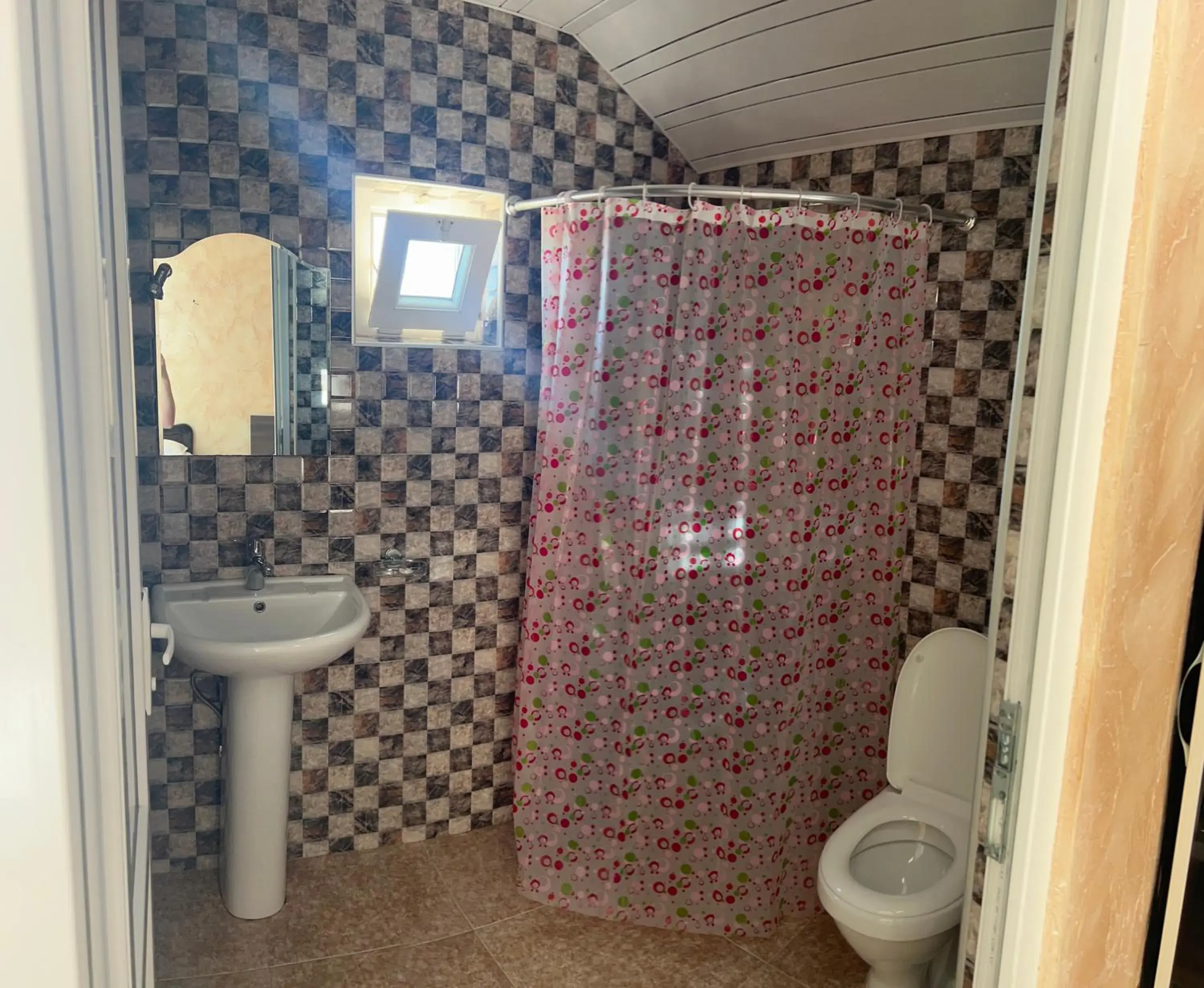 Standard Triple Room with Sea View in Inn Daviti Standard Triple Room with Sea View in Inn Daviti