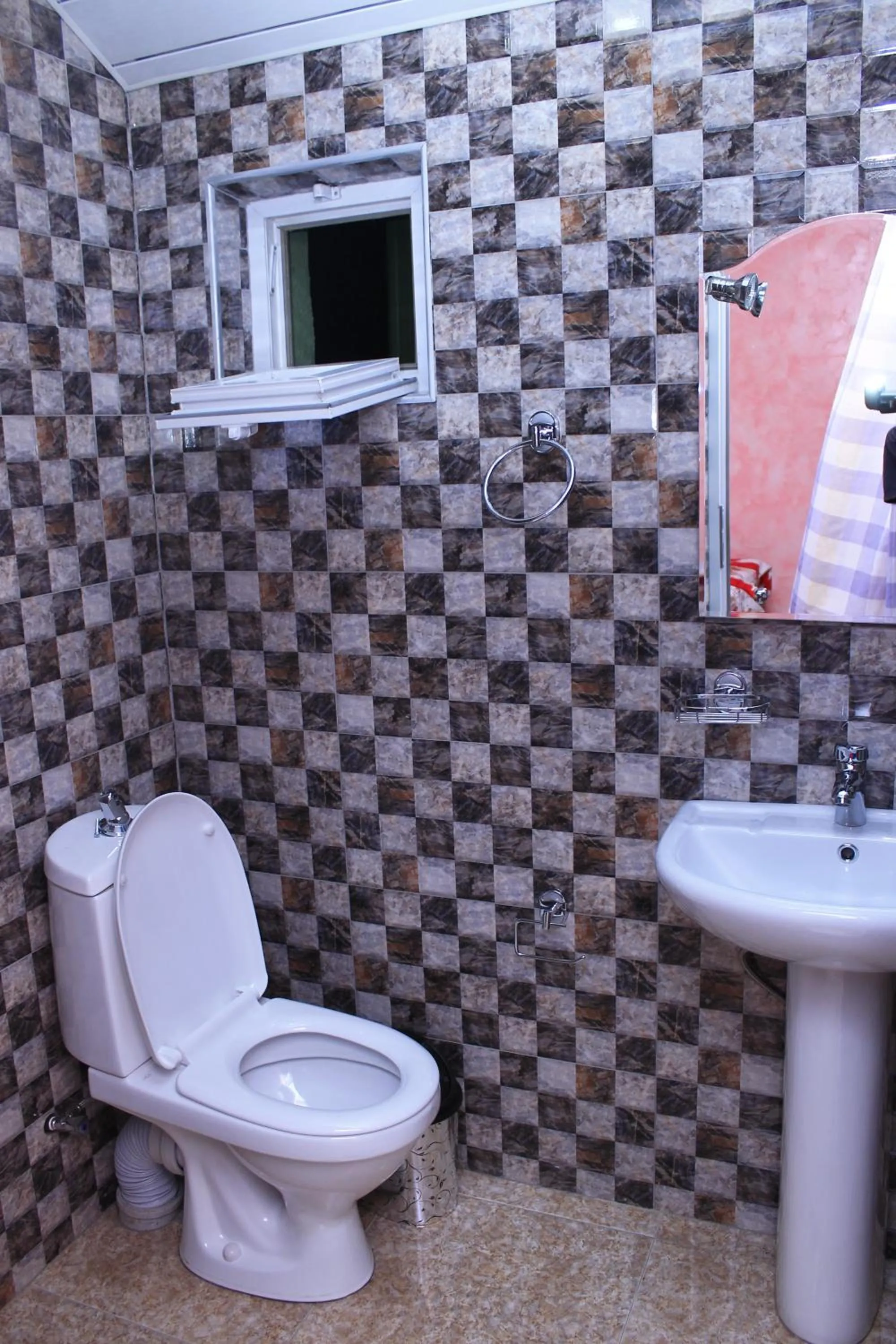 Toilet in Inn Daviti