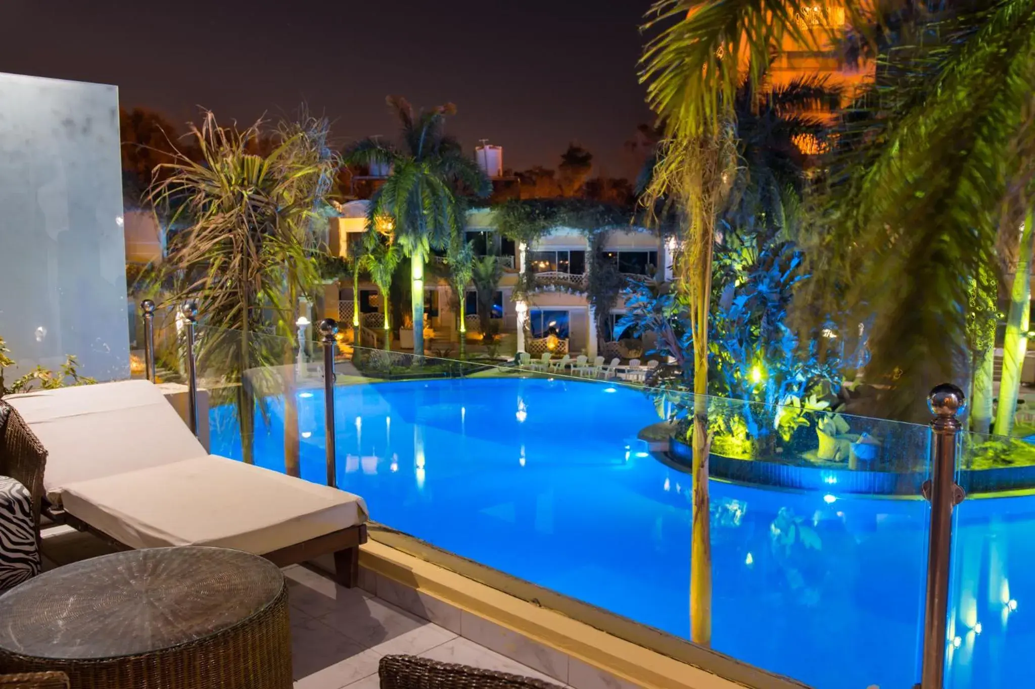 Pool view in Paradise Inn Beach Resort Pool view in Paradise Inn Beach Resort