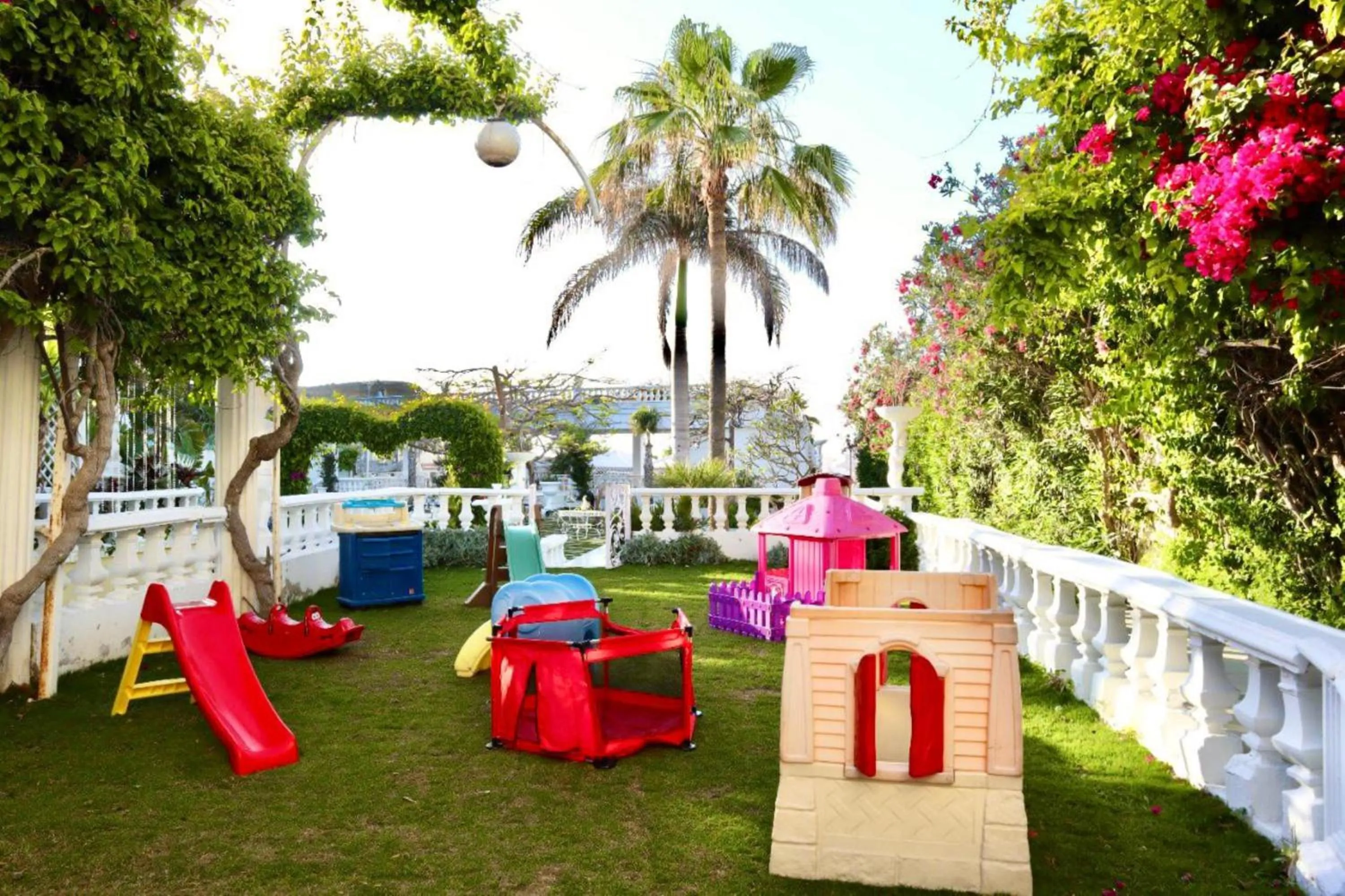 Children play ground in Paradise Inn Beach Resort