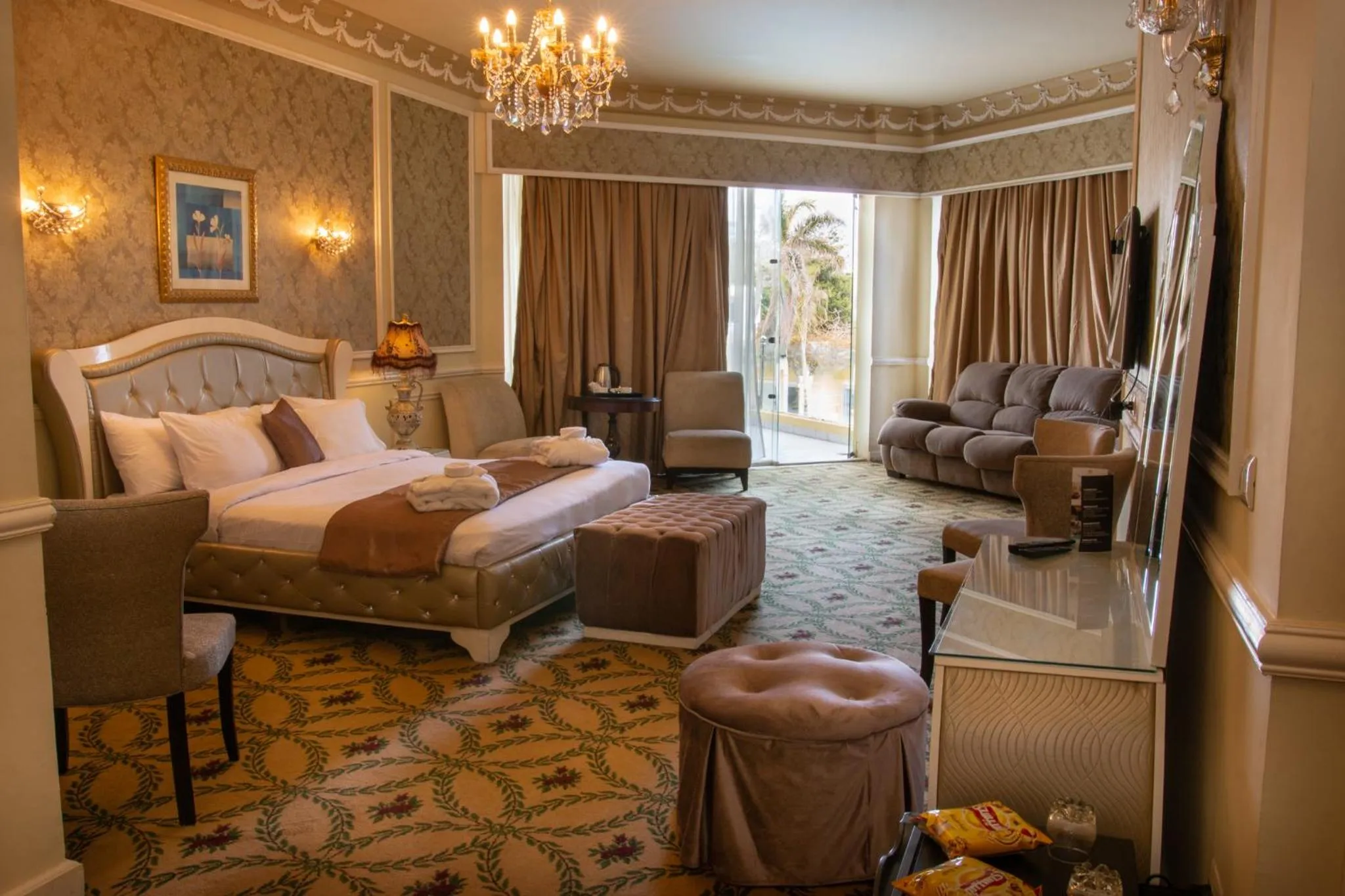 Bedroom, Bed in Paradise Inn Beach Resort