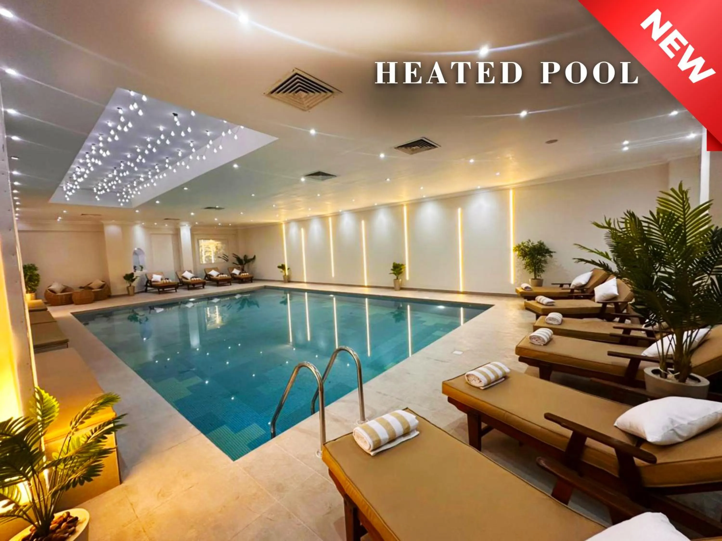 Swimming pool in Paradise Inn Beach Resort