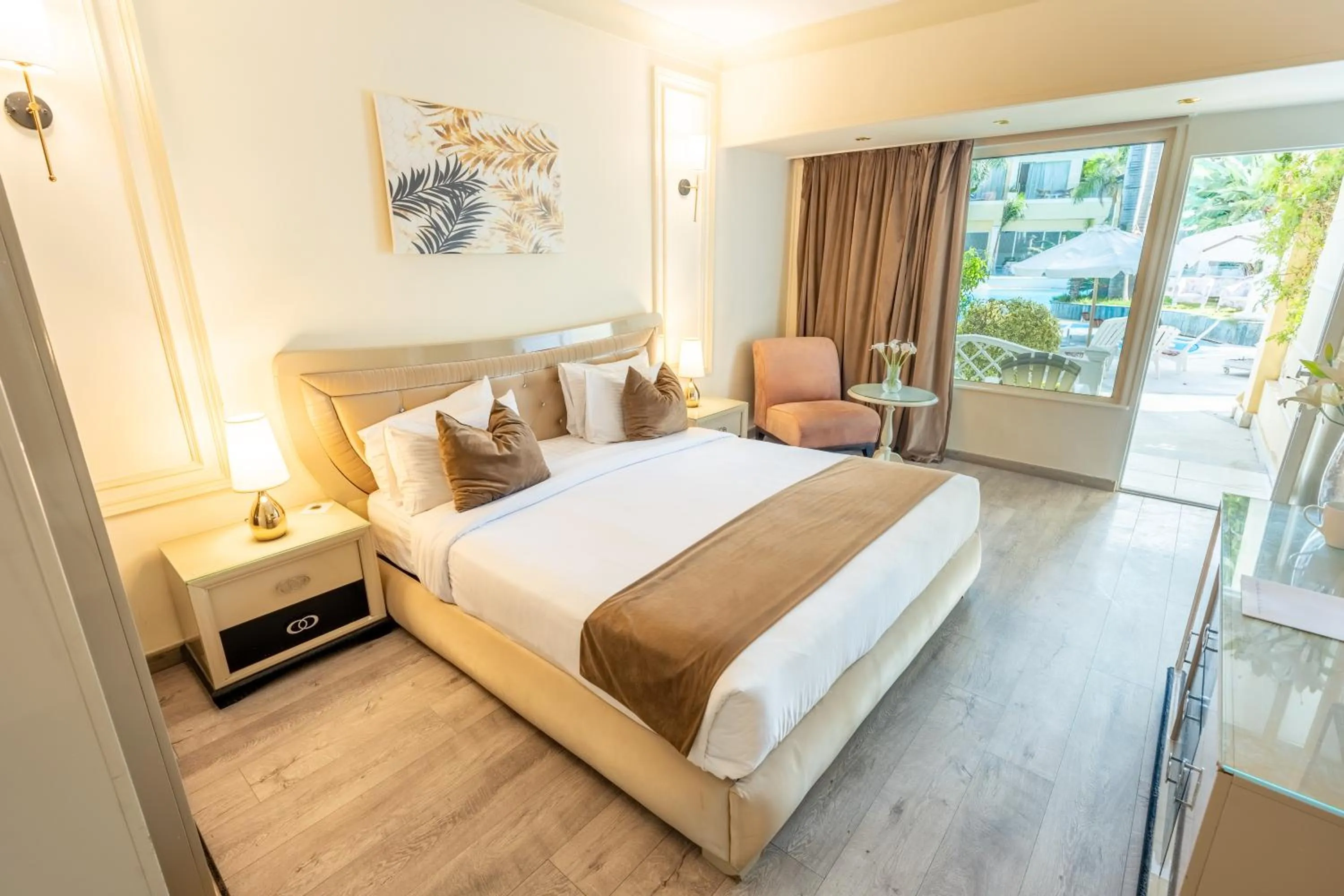 Photo of the whole room, Bed in Paradise Inn Beach Resort