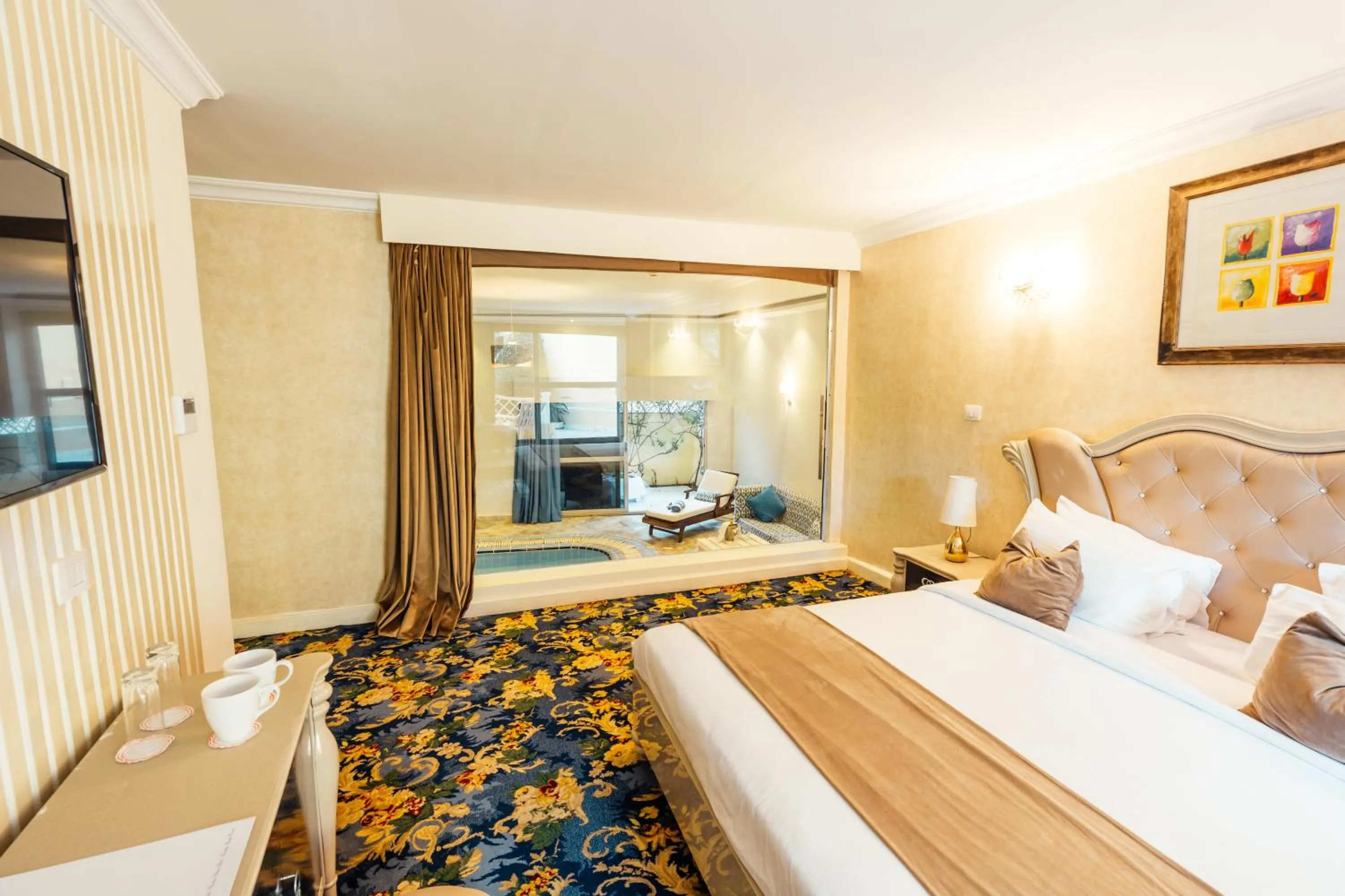 Photo of the whole room, Bed in Paradise Inn Beach Resort