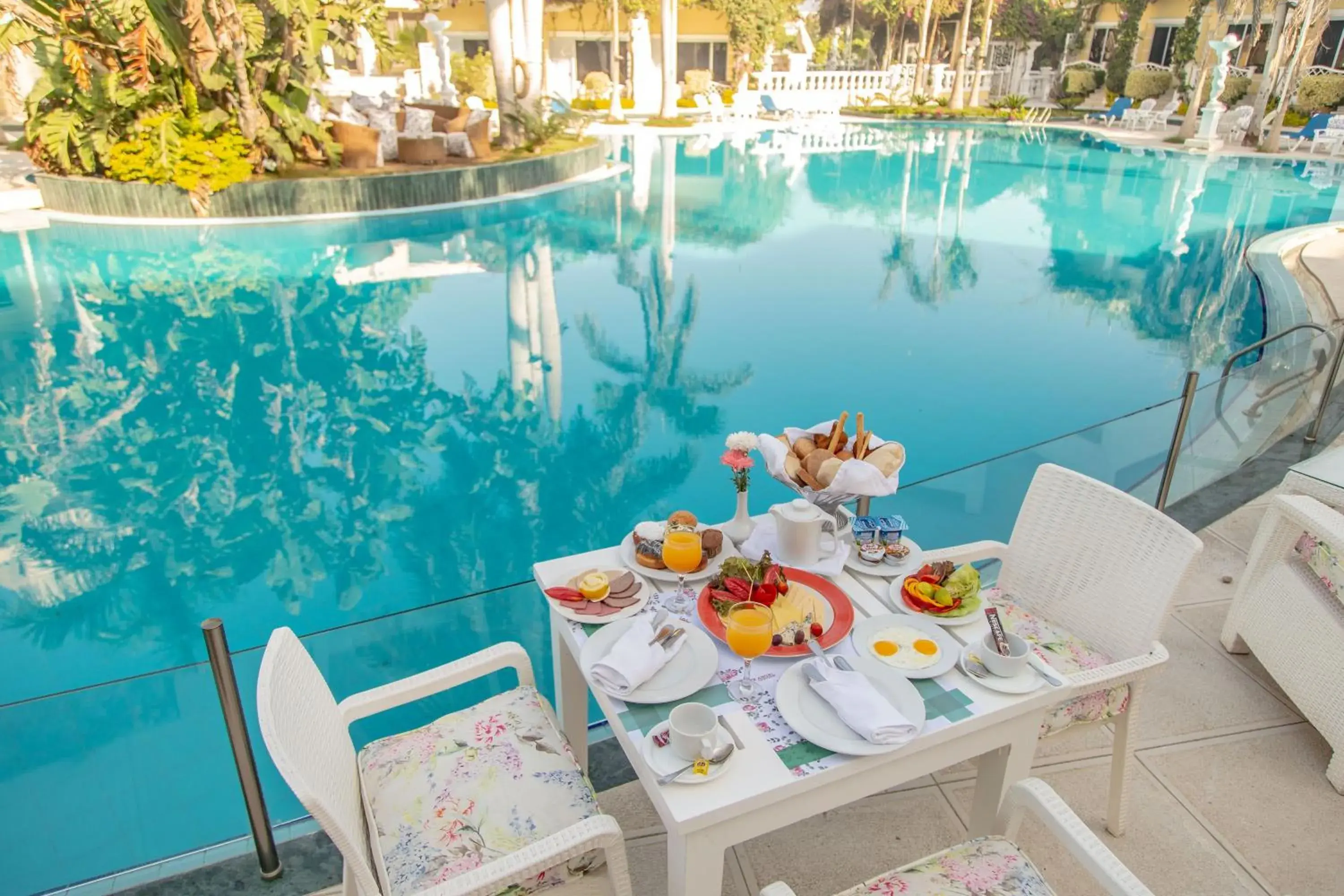 Restaurant/places to eat in Paradise Inn Beach Resort Restaurant/places to eat in Paradise Inn Beach Resort